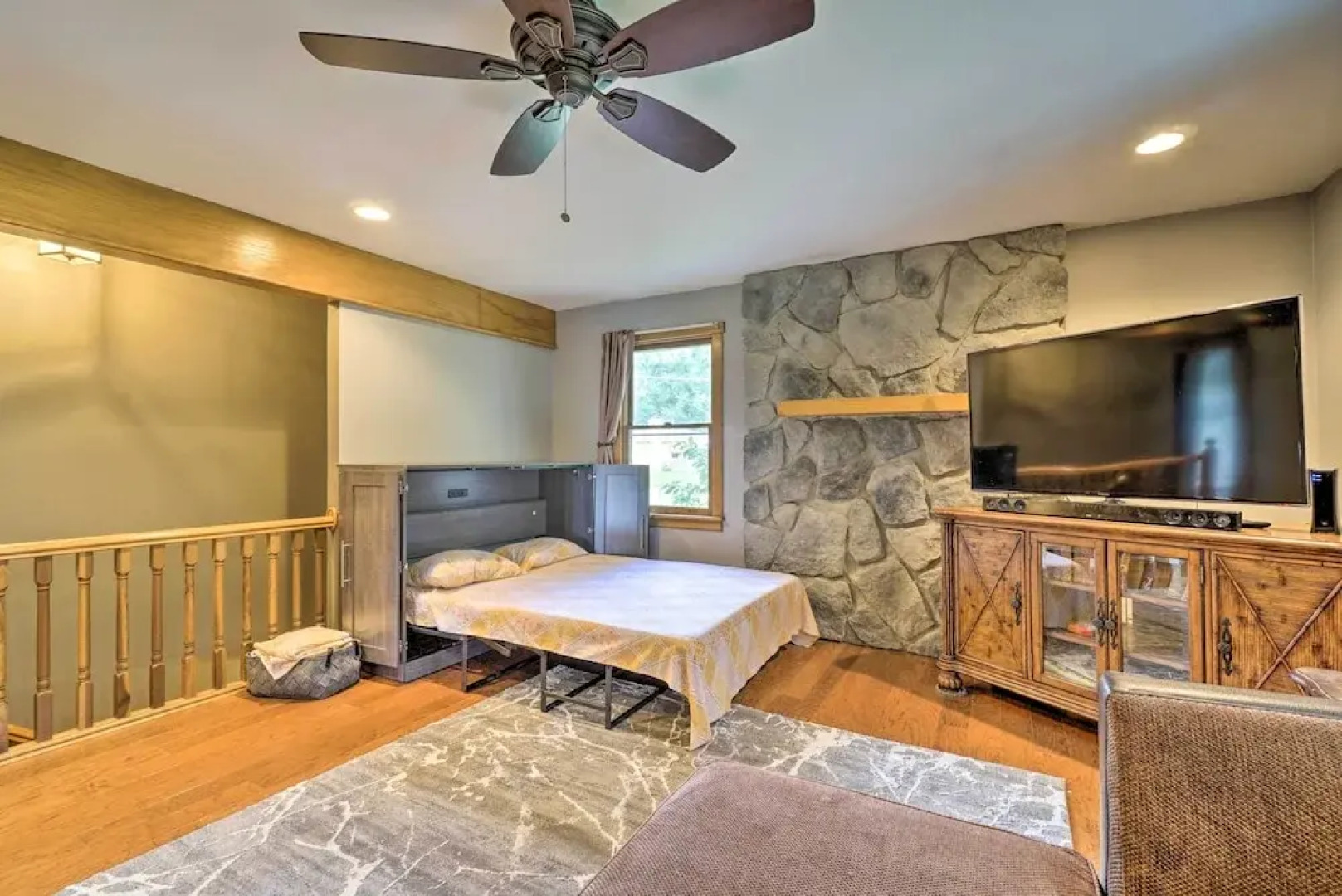 Updated Buckeye Lake Retreat w/ Game Room!