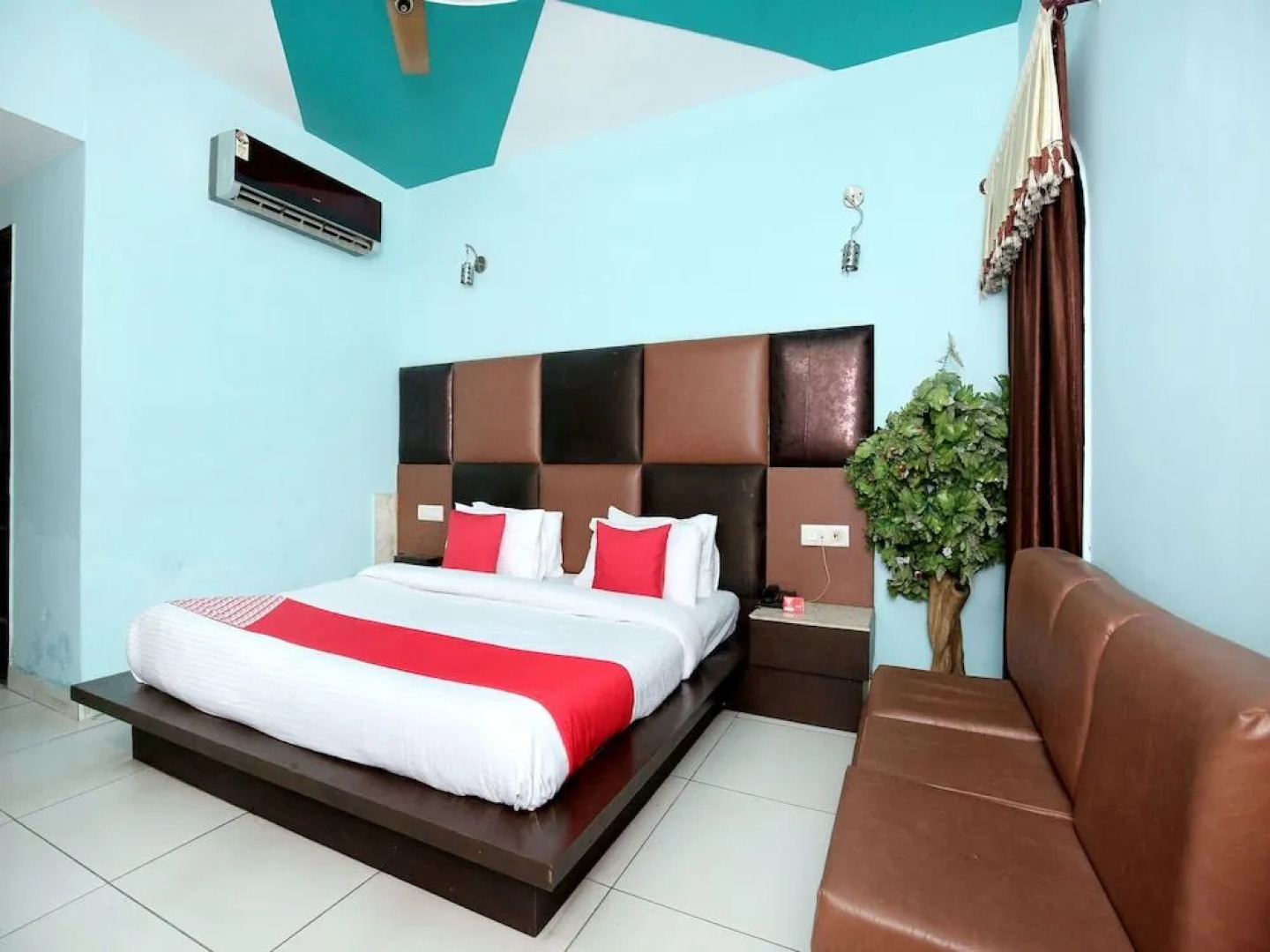 OYO 1357 Hotel Seemaz