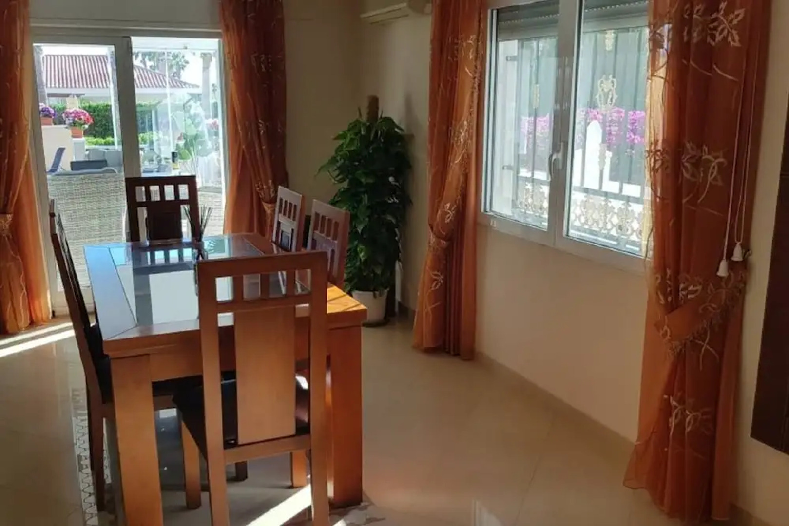 Large Luxurious Villa Urb La Escuera Private Pool