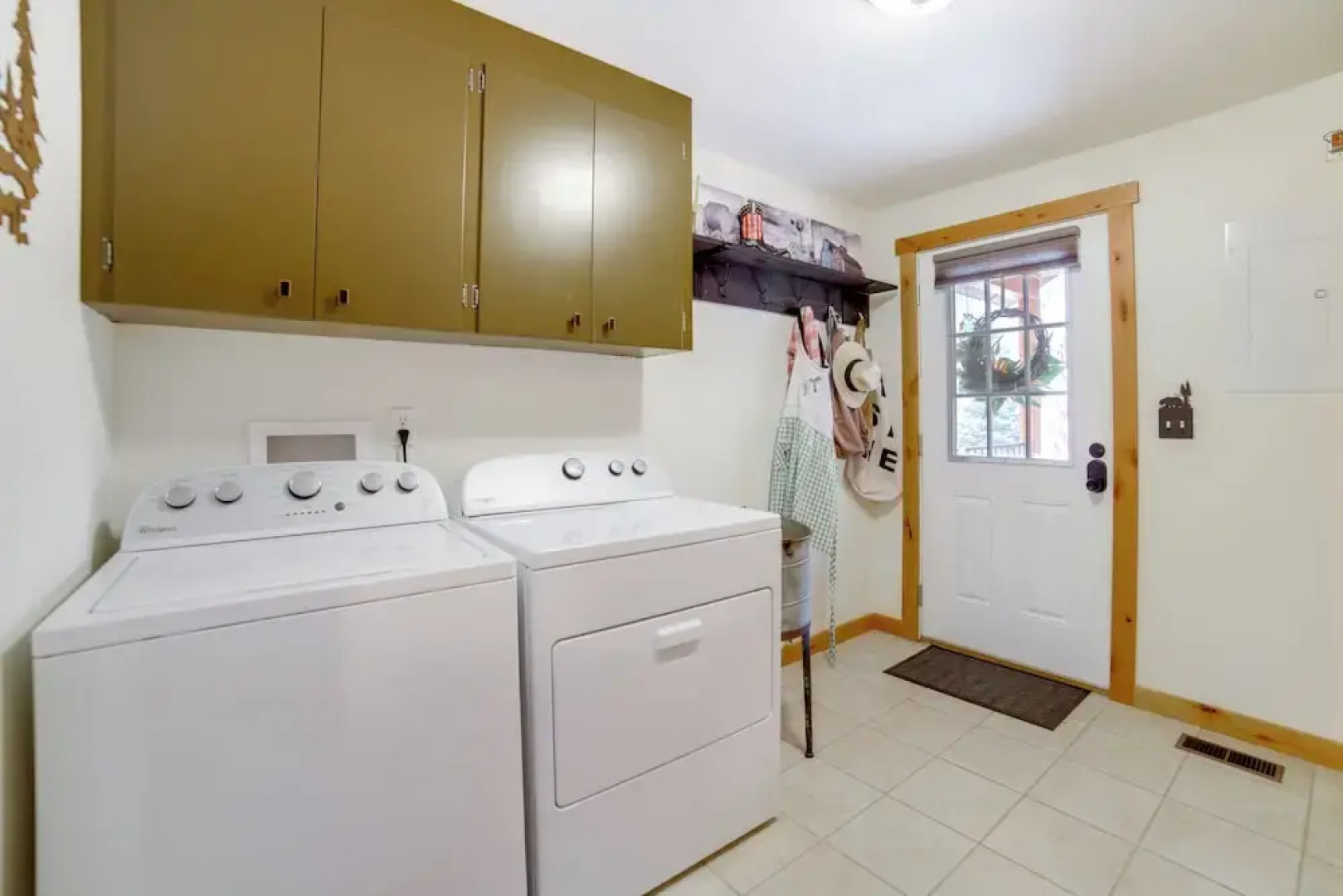 Mtn-view Oasis w/ Pool Access in Garden Valley