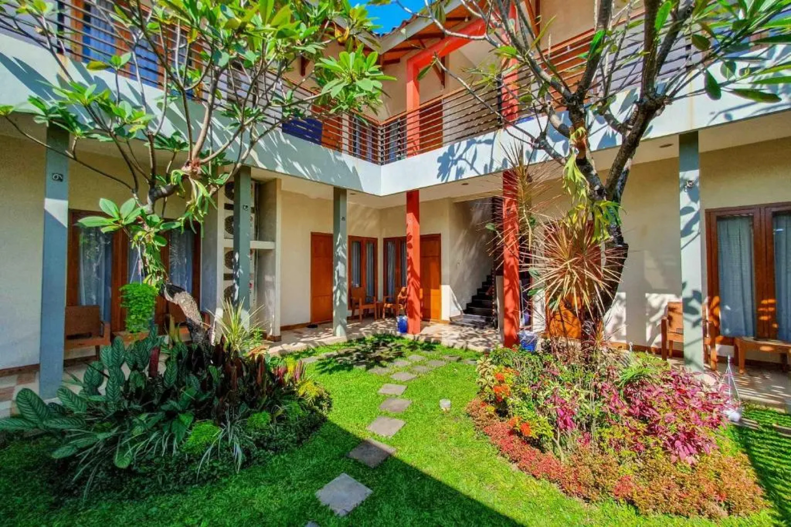 Rumah Eyang Tardjo Syariah