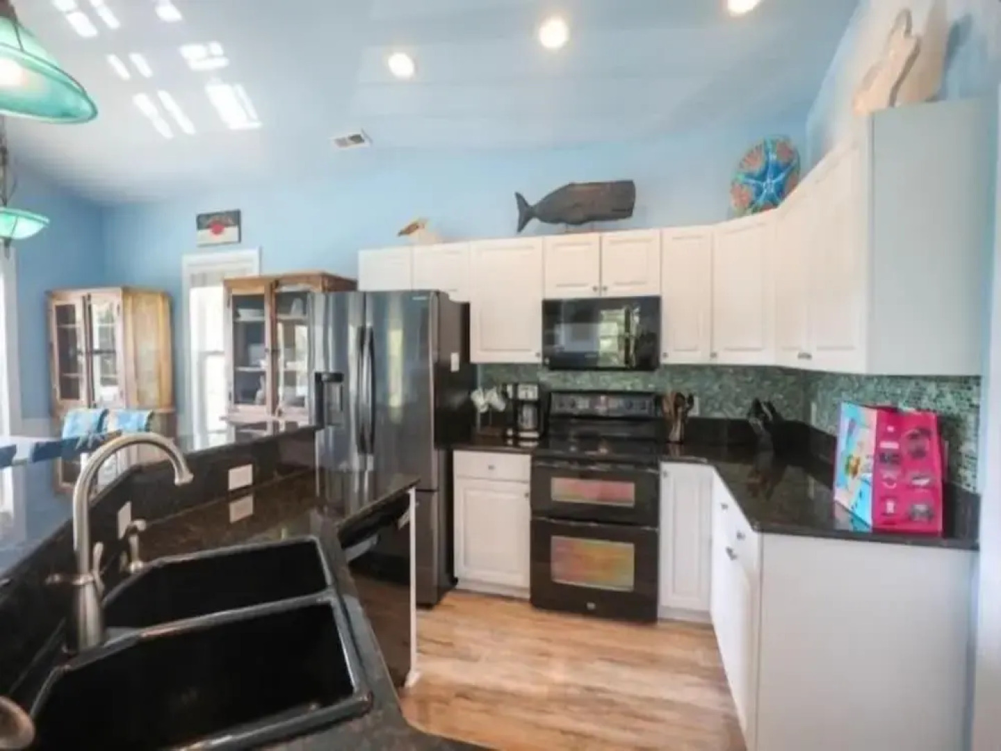 Atlantis Blue - Relaxing Beach Getaway Home Directly Across The Street From Beach Access! 5 Bedroom Home by RedAwning