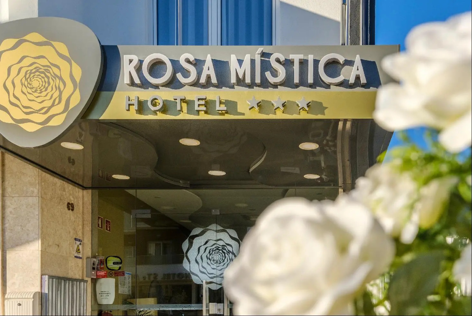 Hotel Rosa Mística by Umbral