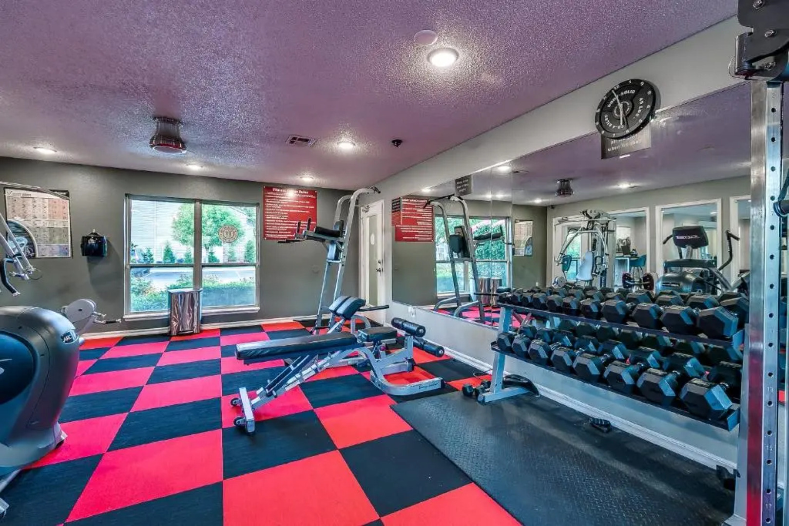 OU Sooner, Pool & Gym, BBQ, Netflix, 100mb Internet, LG Washer & Dryer, Close to OU!