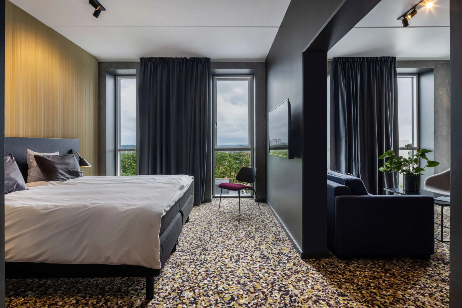 Peak 12 Design Hotel