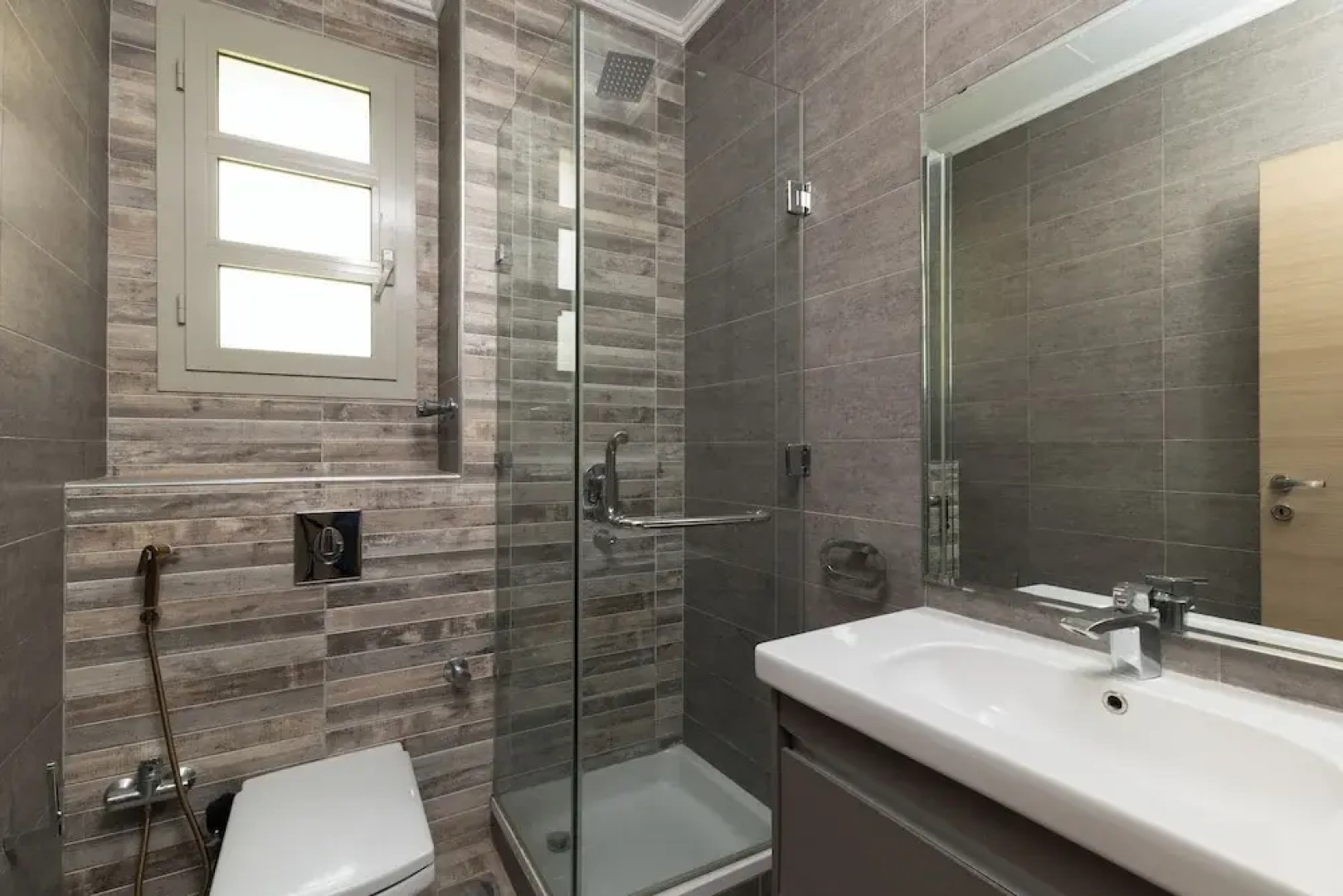 Villa With Private Pool In Beverly Hills