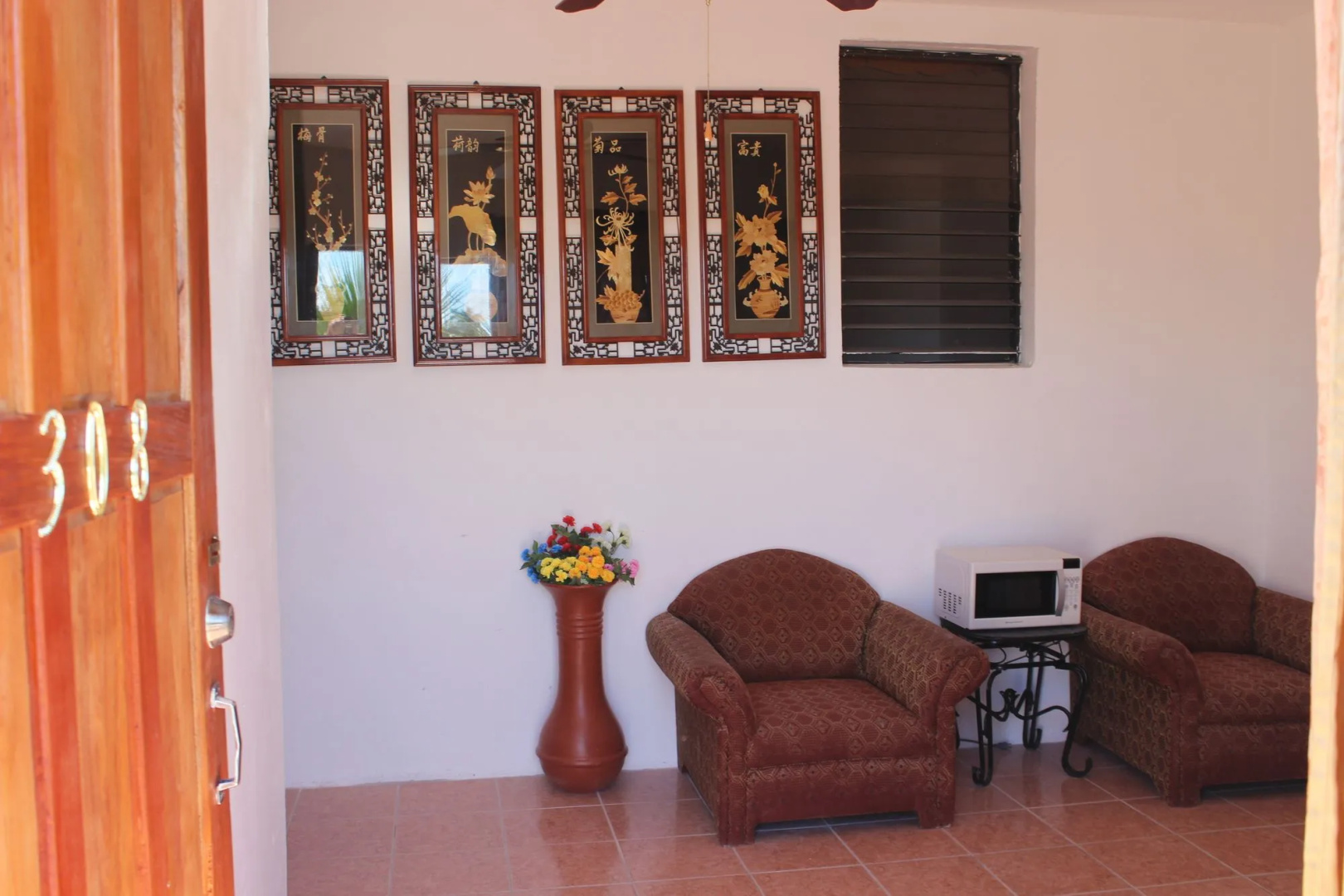 Bachelor Inn Hotel