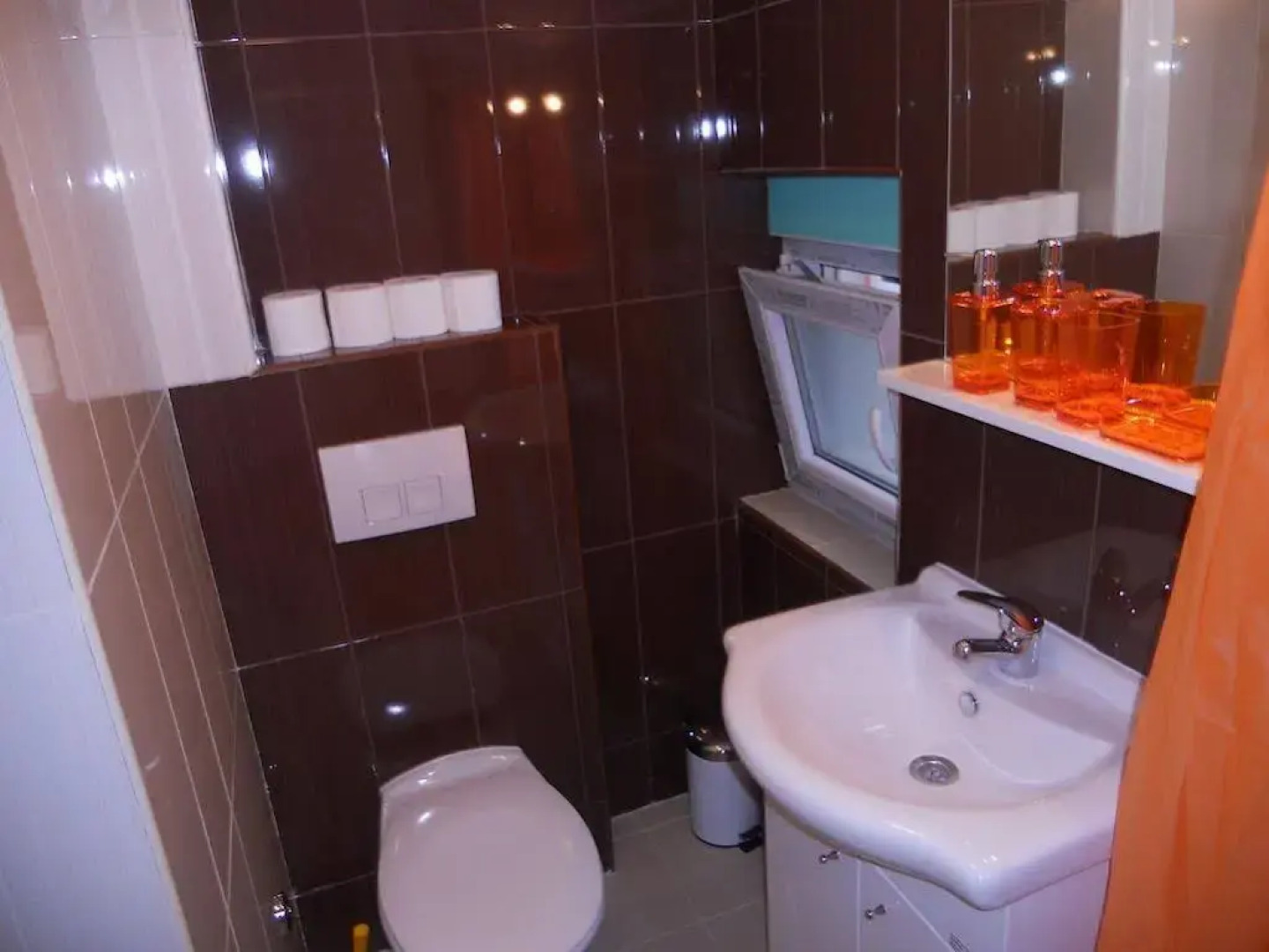 AppleLine Apartments