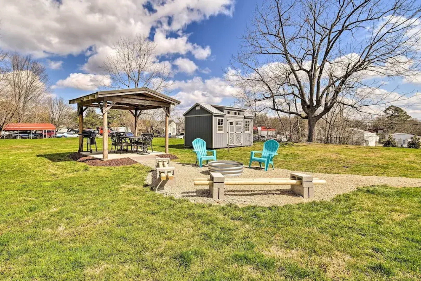 Charming Cave City Vacation Rental w/ Fire Pit!