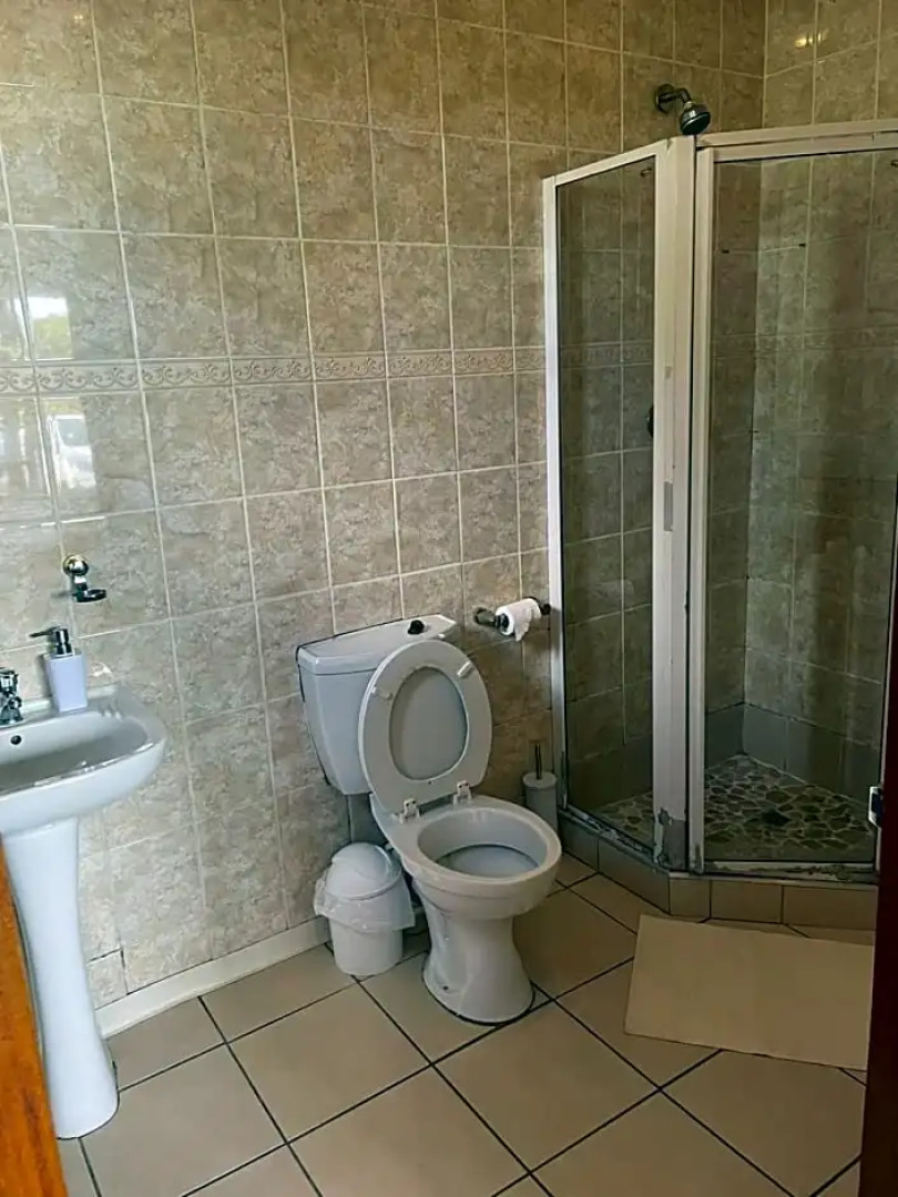 Twenty 4 Hour Rest Bed & Breakfast 3