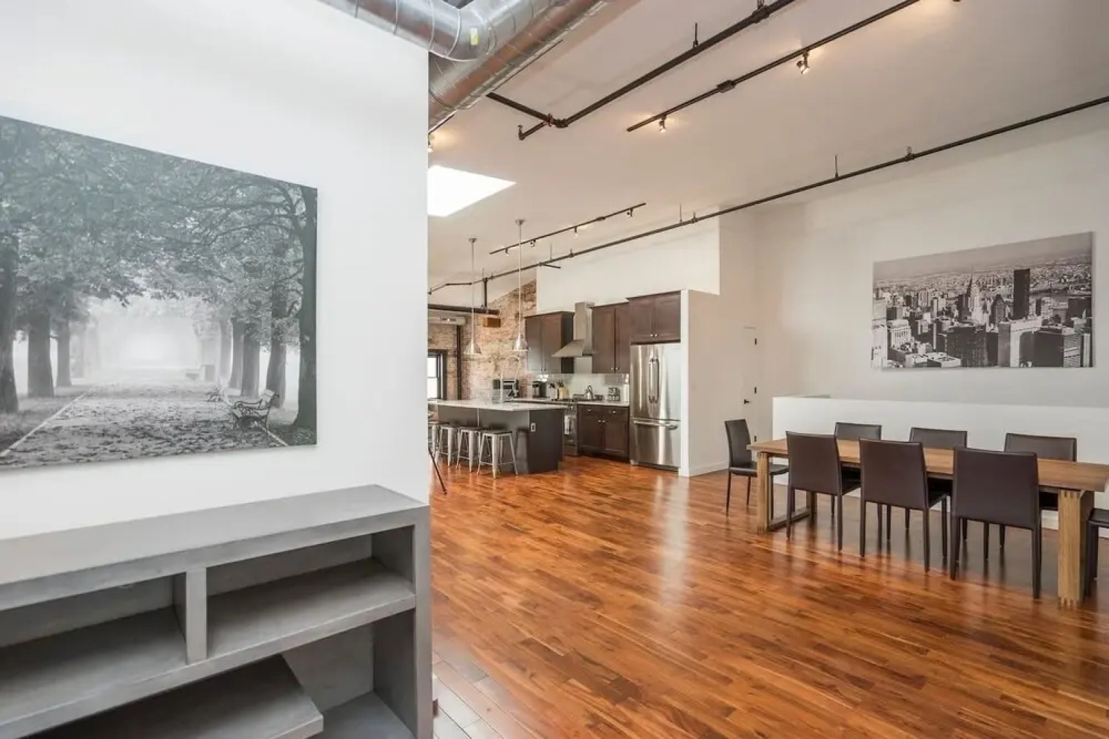 Luxurious Million-dollar Condo w/ Perfect Location