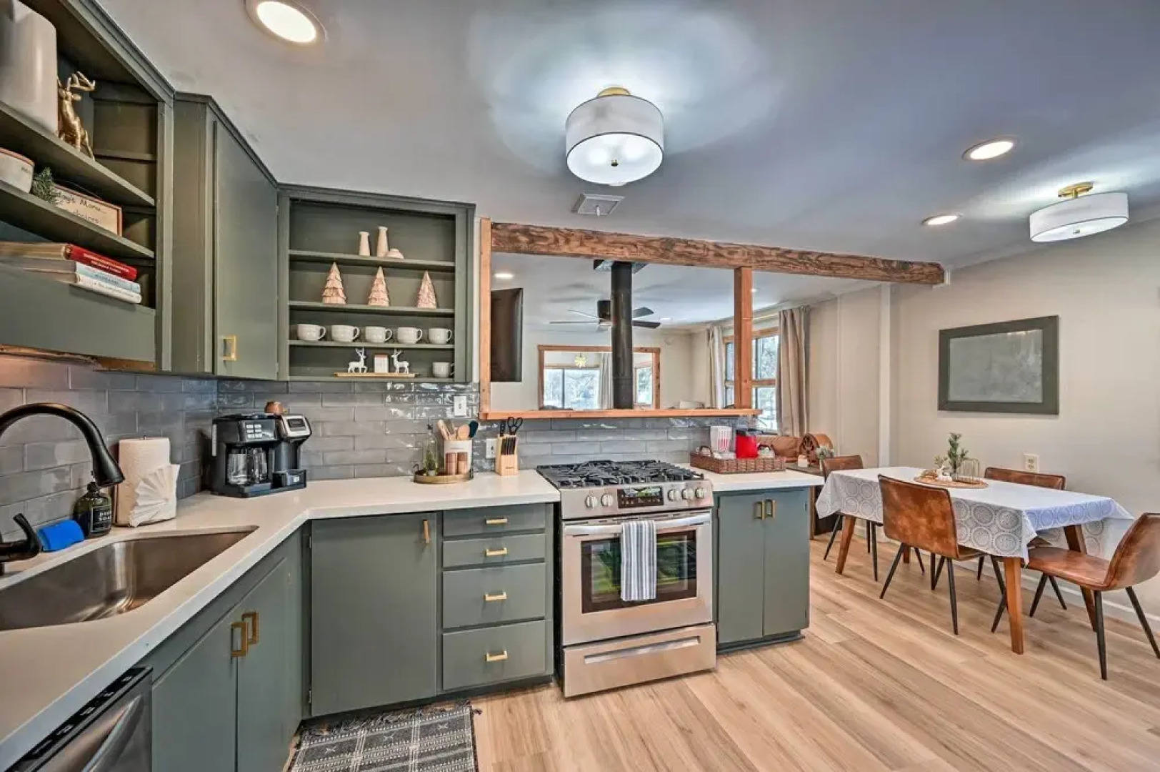 Flagstaff Cabin w/ Hot Tub & Fire Pit!