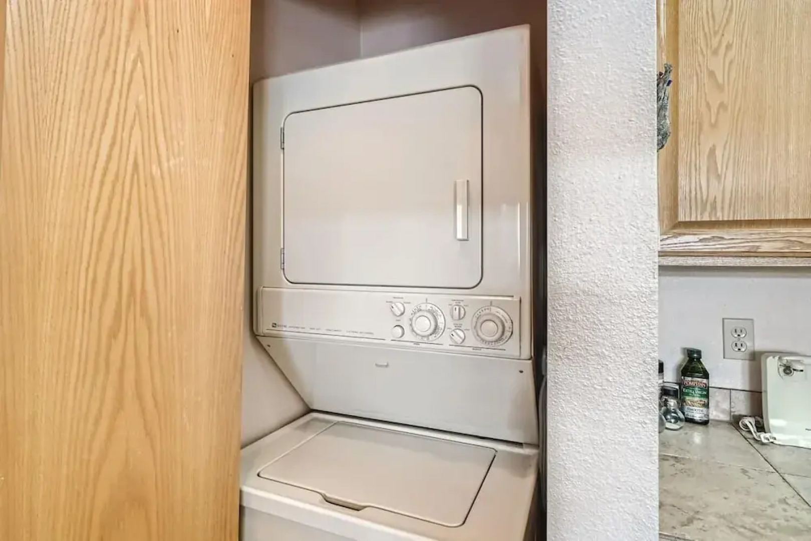 Lake Forest  201f 2 Bedroom Condo by RedAwning