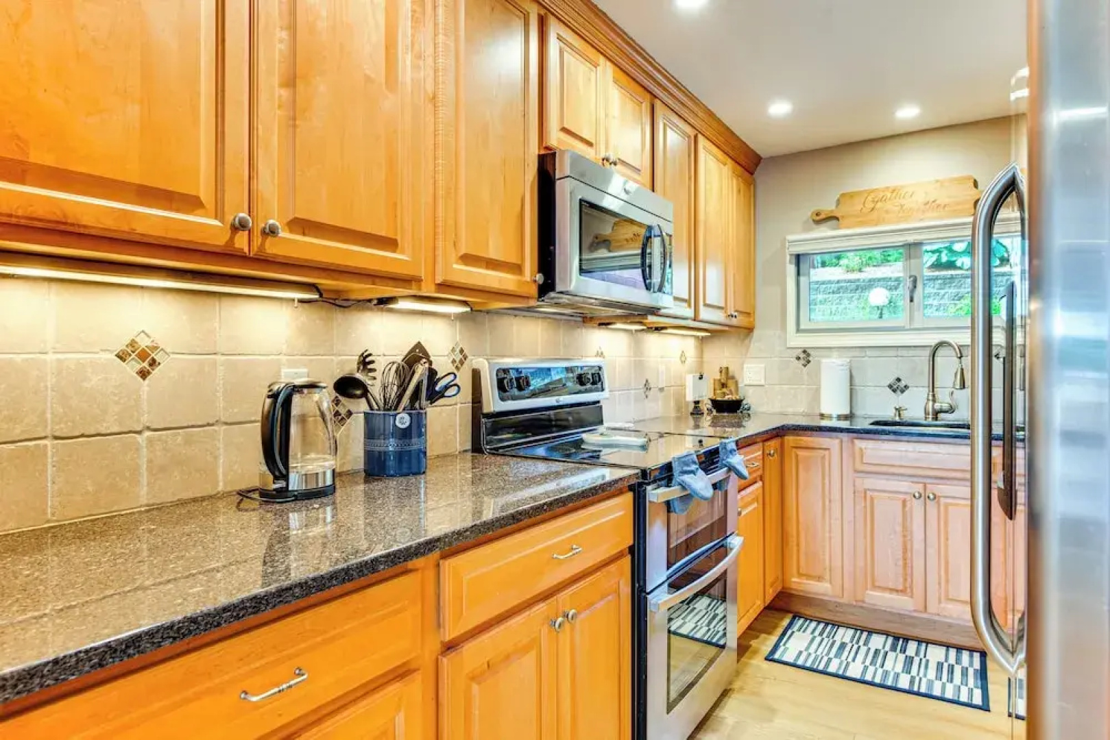 Waterfront Community: Lake Winnipesaukee Retreat!