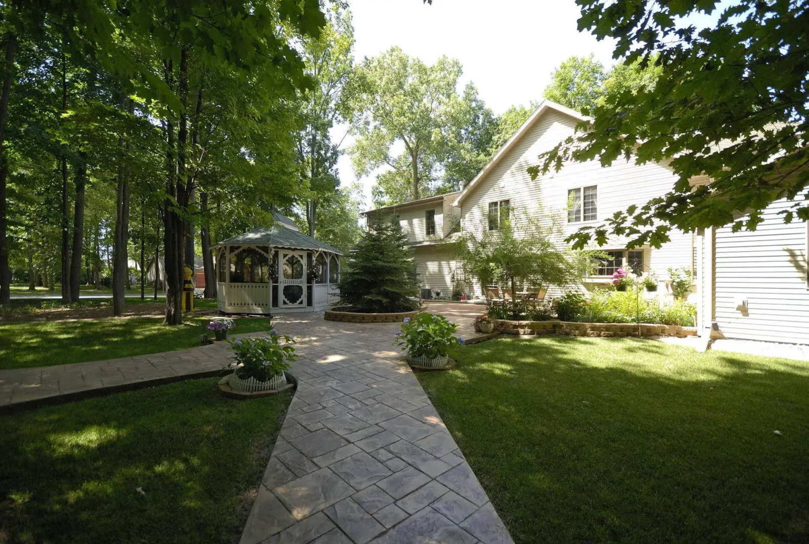 The Roost Bed and Breakfast