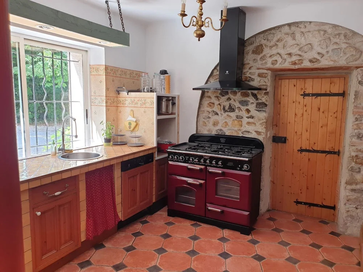 Magnificent Villa in Les Mages With Jacuzzi