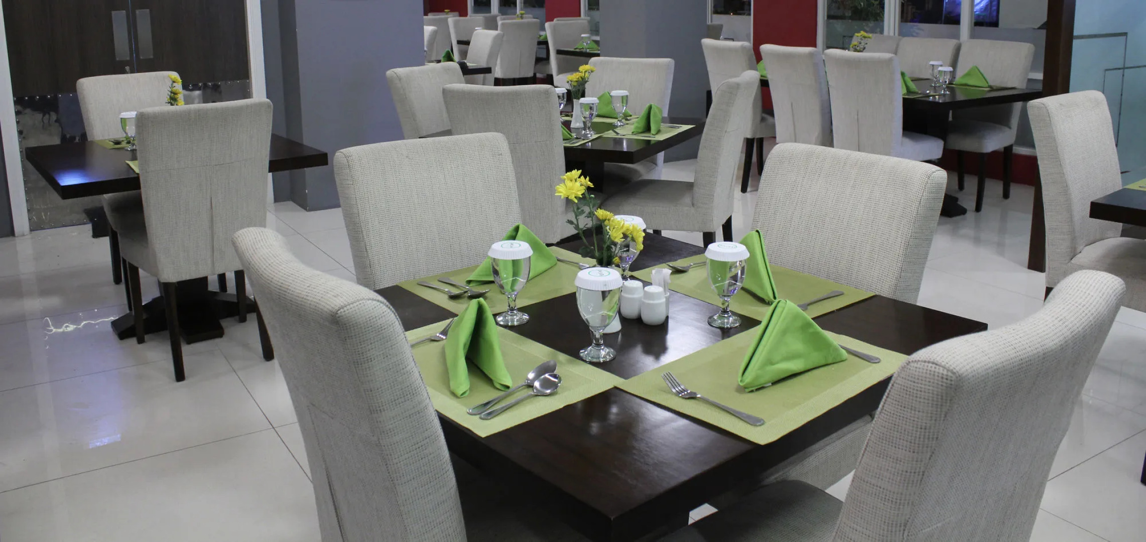 Pose in Solo by Wstay