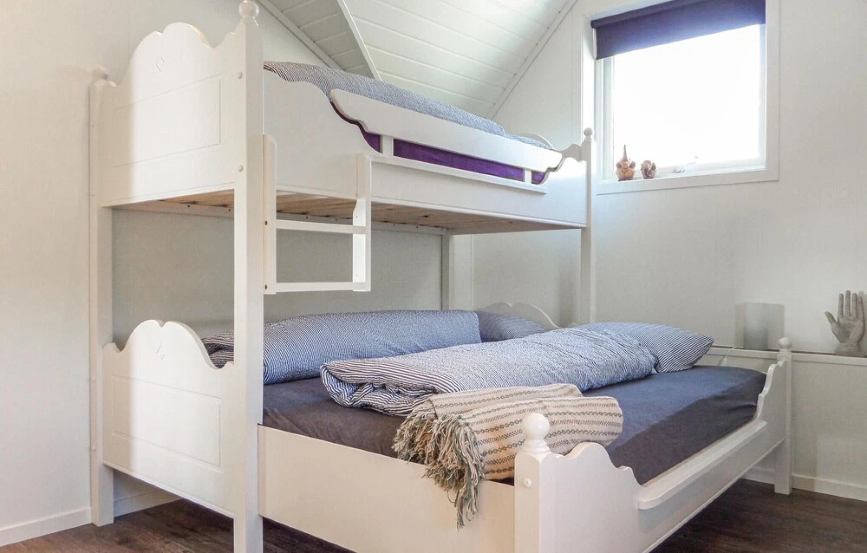 Nice Home in Strandebarm With 2 Bedrooms and Wifi