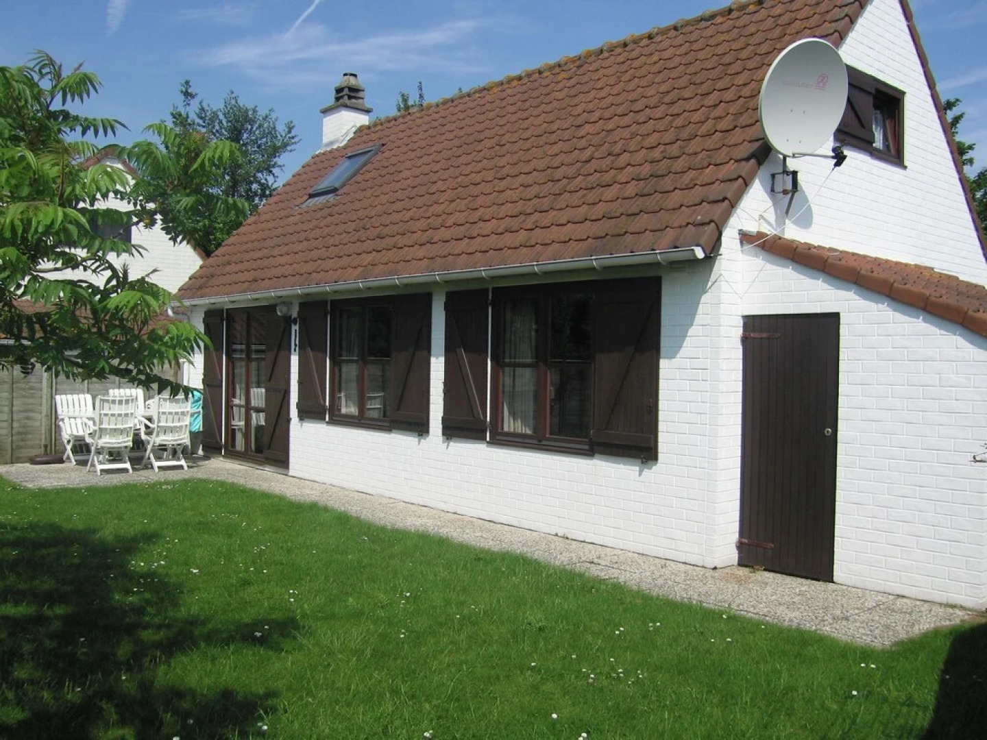 Tidy Cottage With Terrace, not far From De Panne