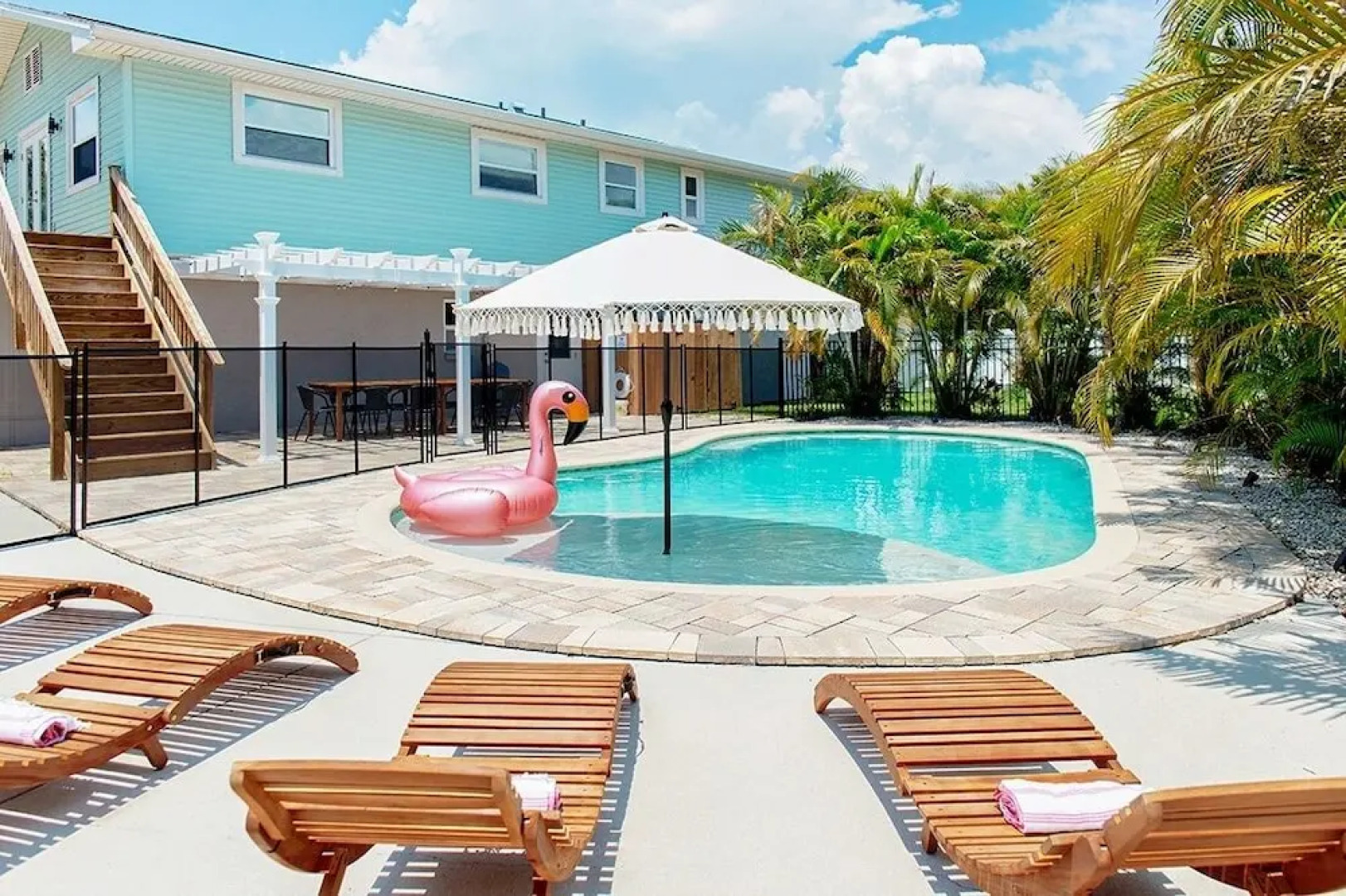 Family-friendly Pool Paradise Near Beaches 4 Bedroom Home