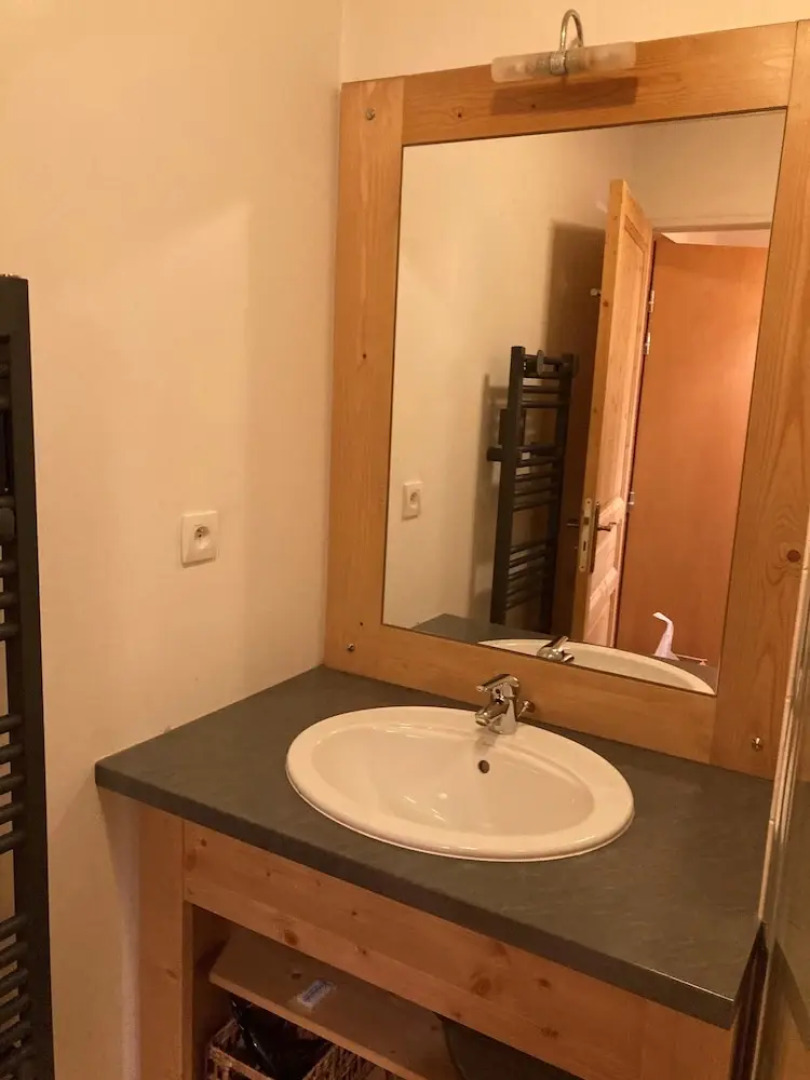 Alpine Apartment With Balcony