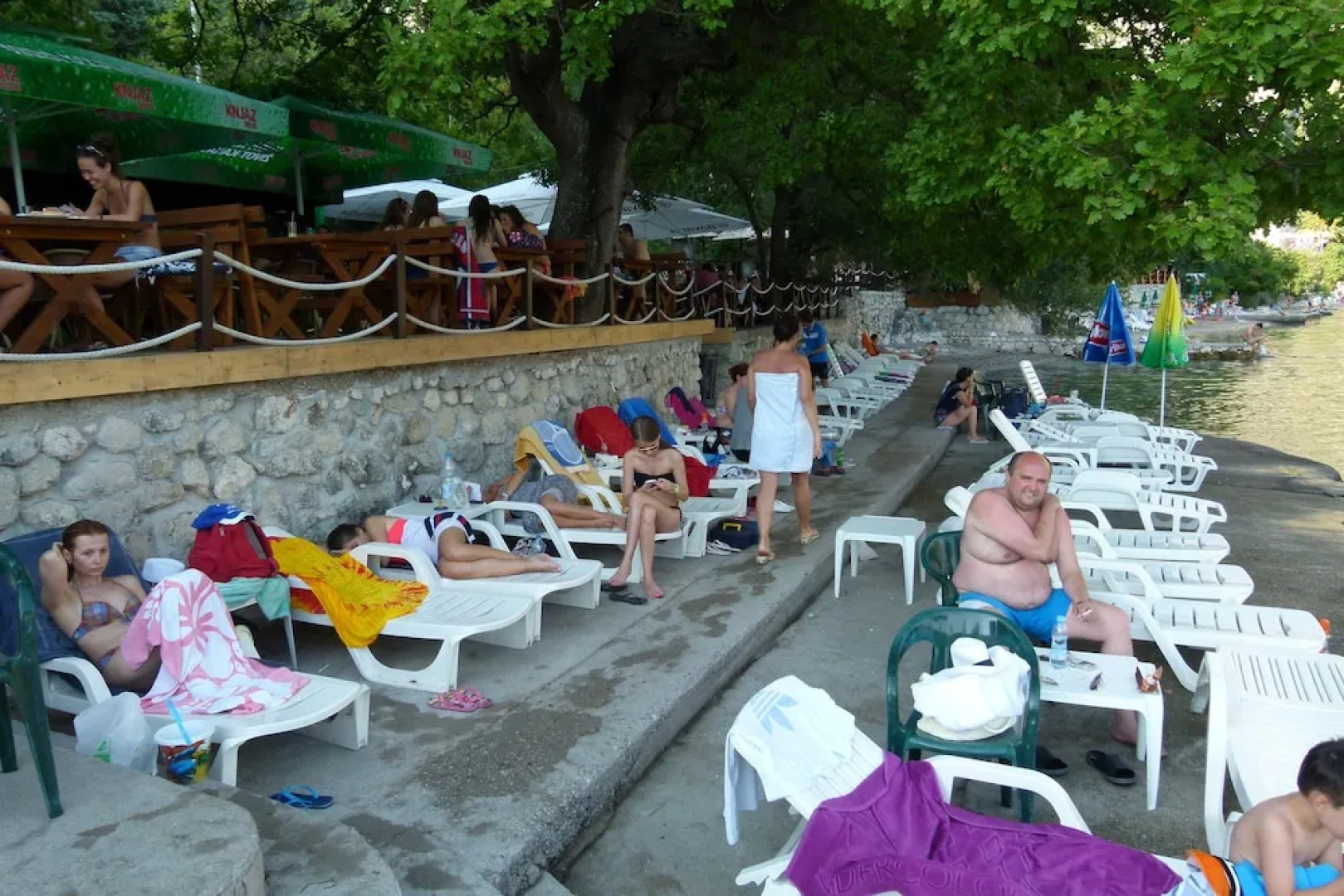 Spacious Family 4BR Seaside House, Fantastic Sea Views, 20 Meters to Beach