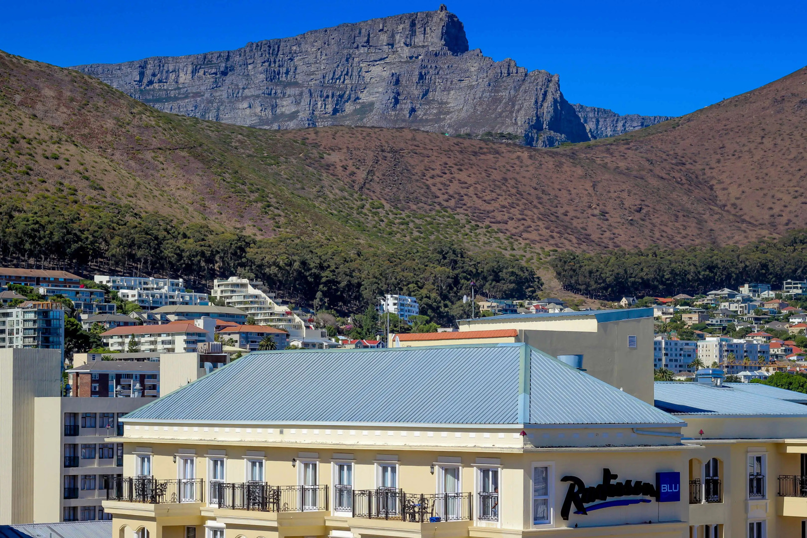 Radisson Hotel and Convention Centre OR Tambo Airport