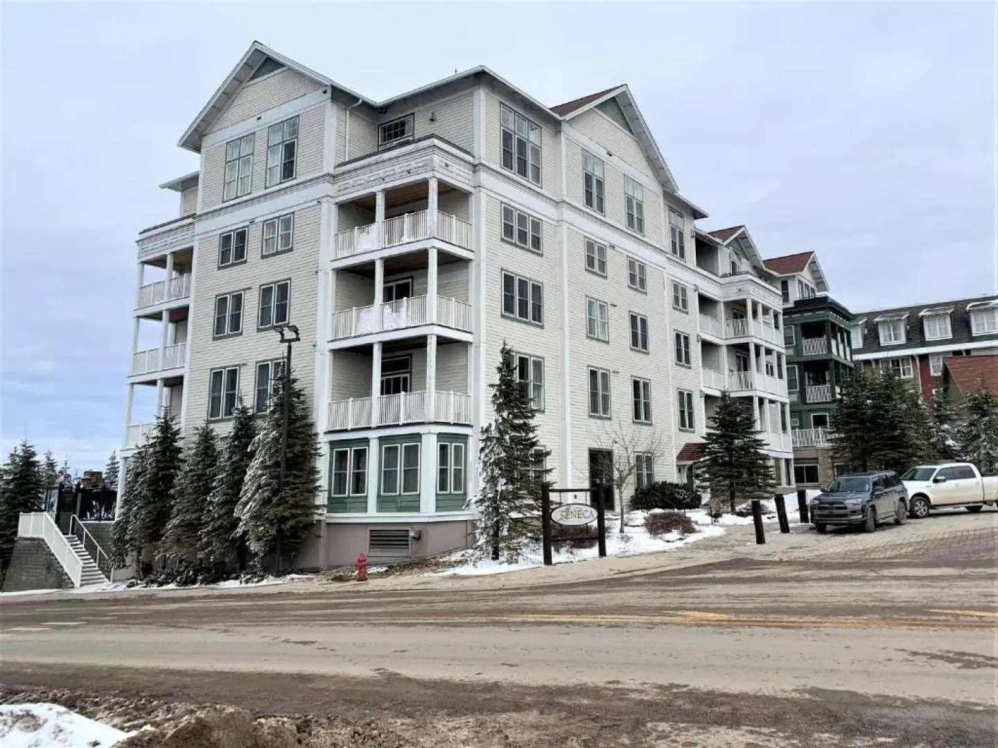 Seneca Unit 320 Deluxe Seneca 2 Bedroom, 2 Bath Condo