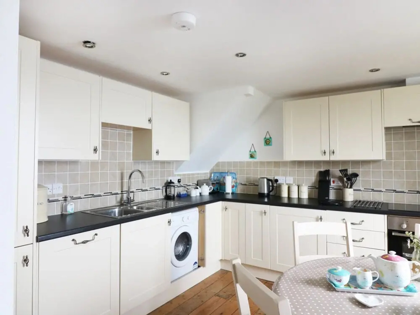 4 Coastguard Cottages