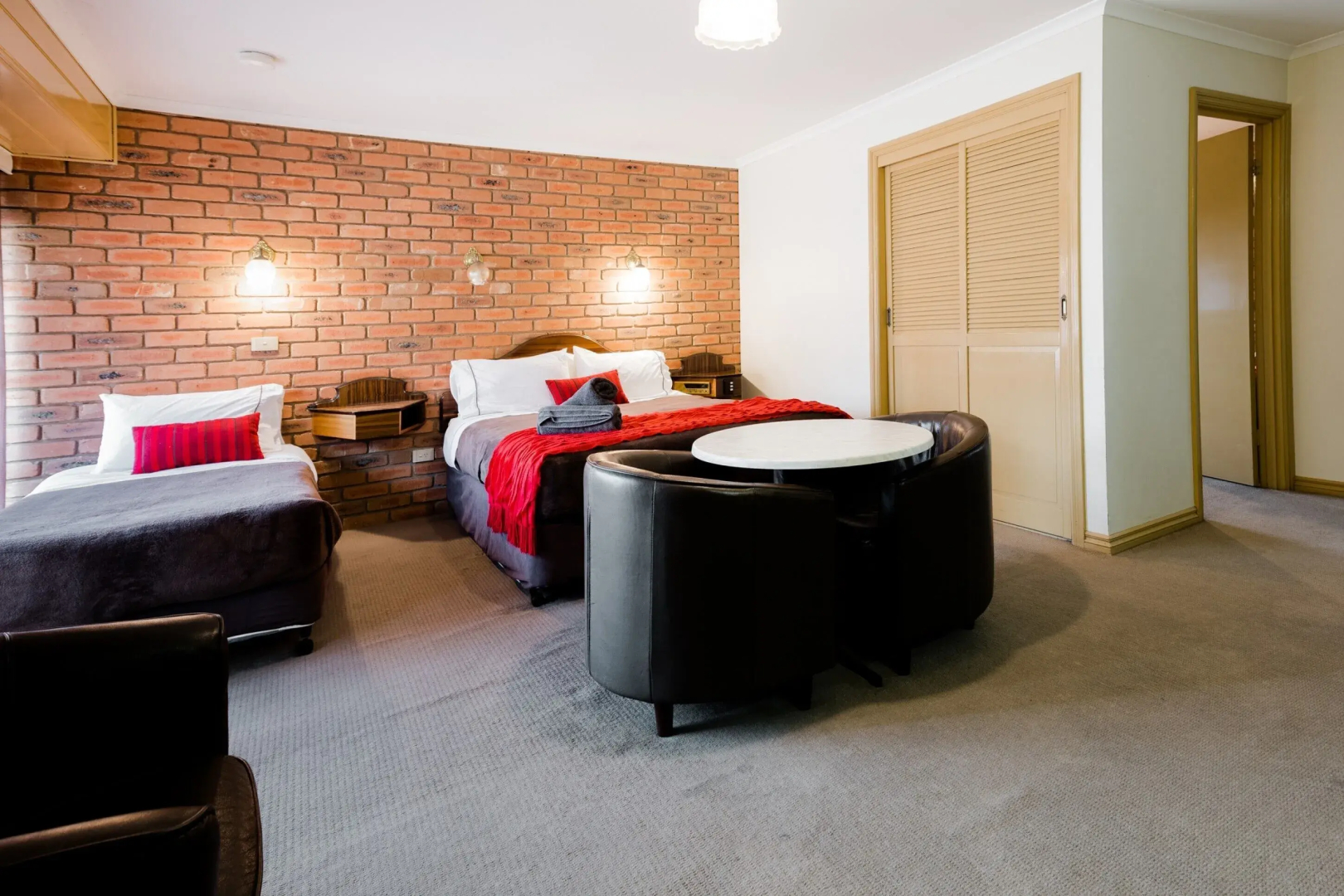 Castlemaine Colonial Motel and Apartments