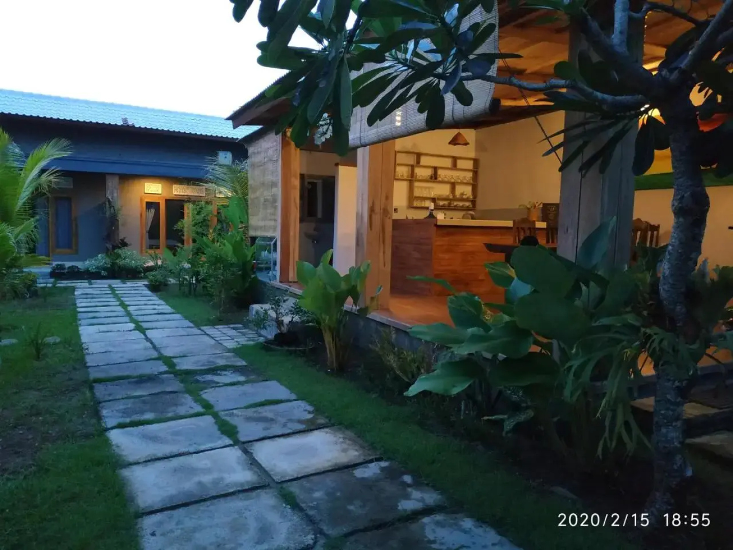 Surf Retreat Villa Sari