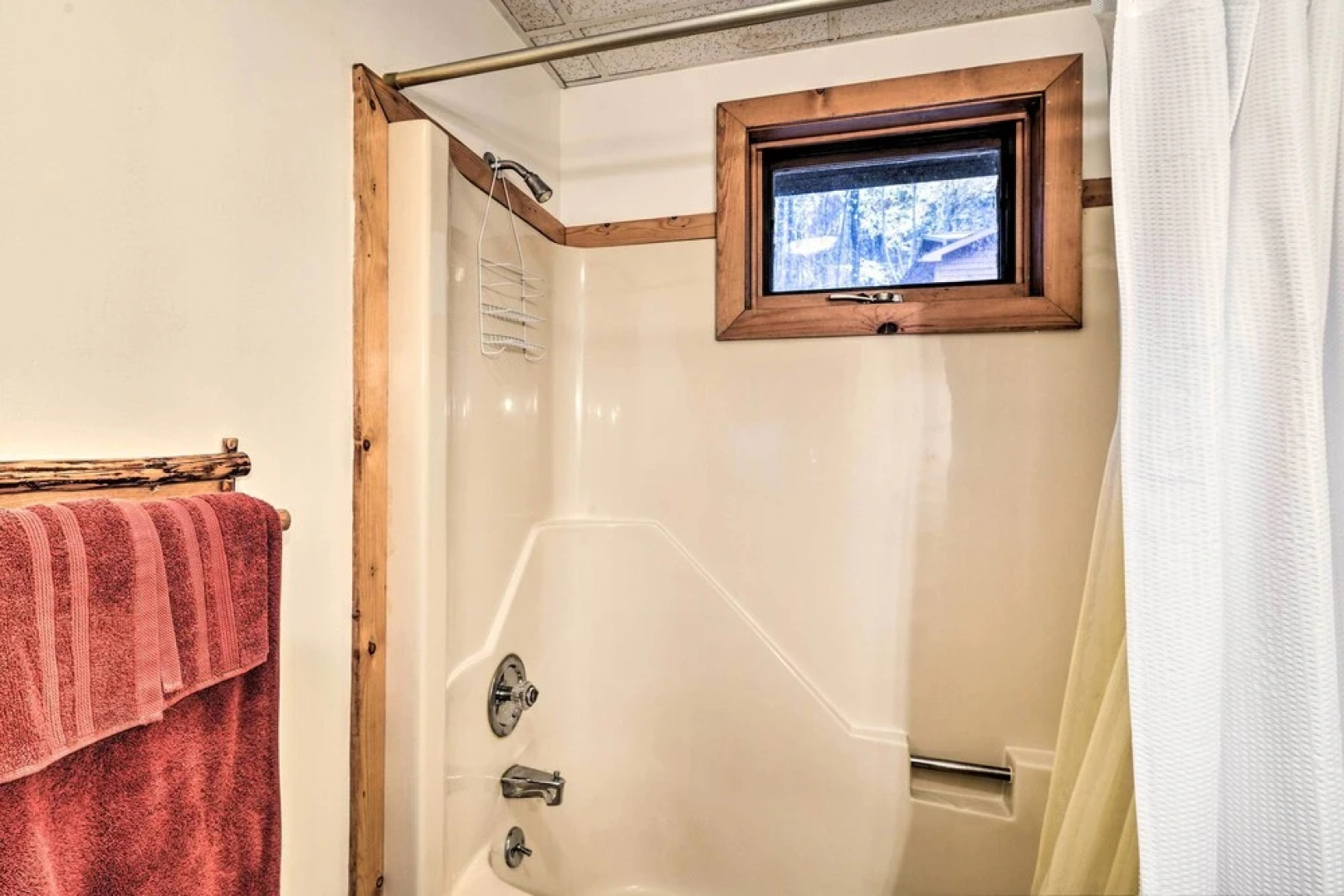 Cozy Alpine Lake Cabin w/ Pool & Lake Access!