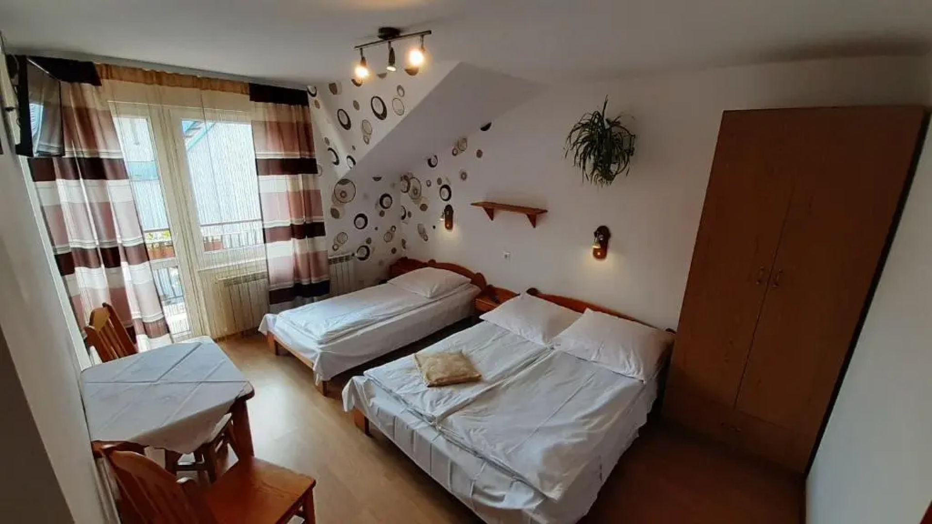 Pokoje do Wynajęcia u Lusi