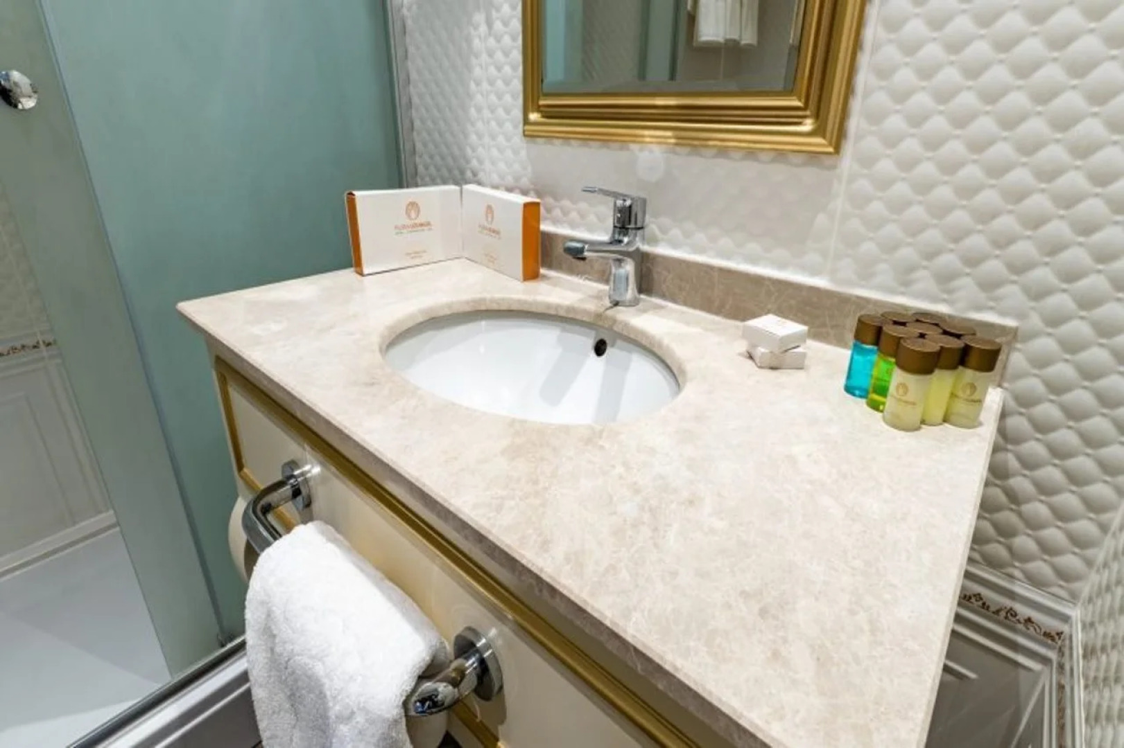 Flora Uzungol Resort Hotel