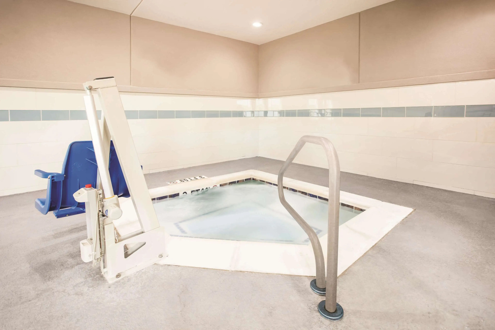 La Quinta Inn & Suites by Wyndham Dallas Plano - The Colony