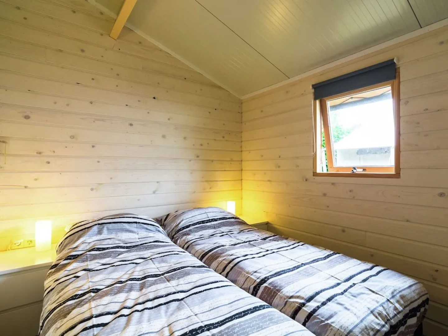 Modern Cabin Near Sea in Oosterend Terschelling