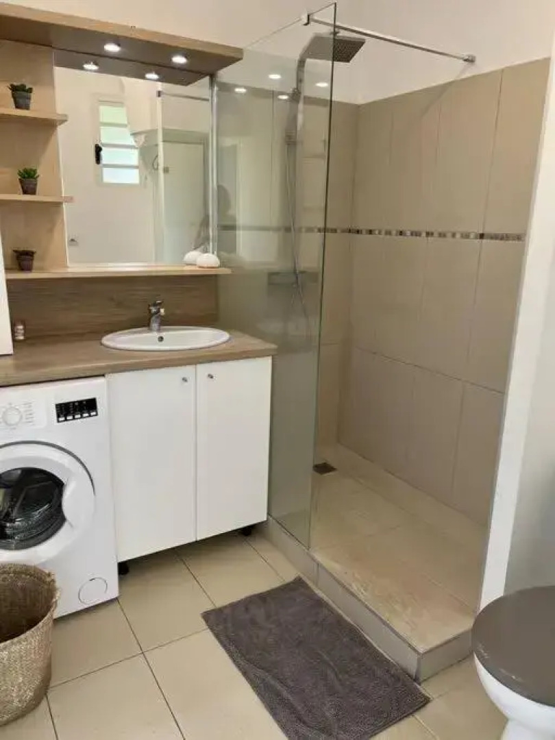 Zabana Lodge, dans un jardin tropical avec piscine