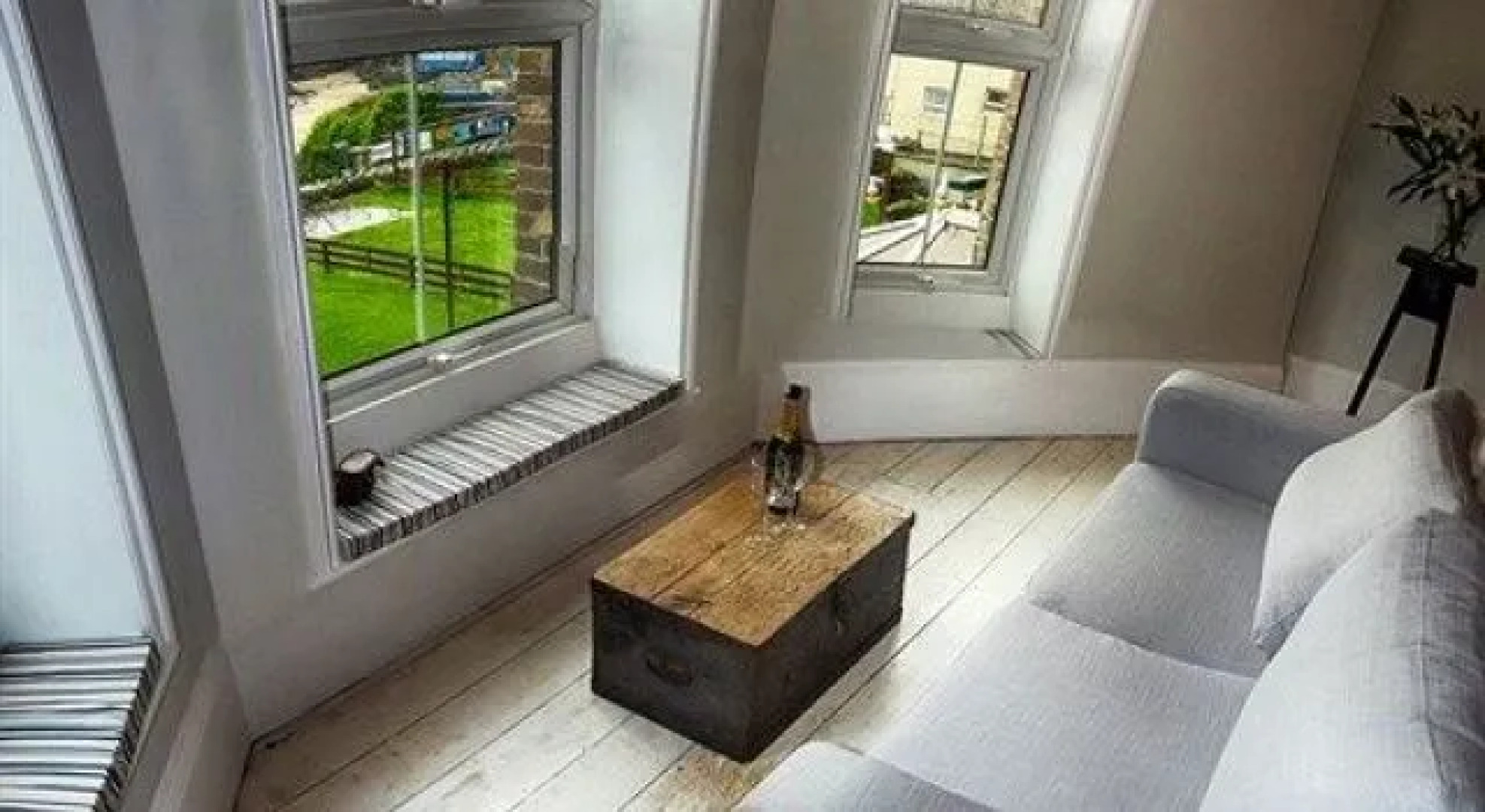 Cliff House B&B & The Moorings Apartments - Guest house