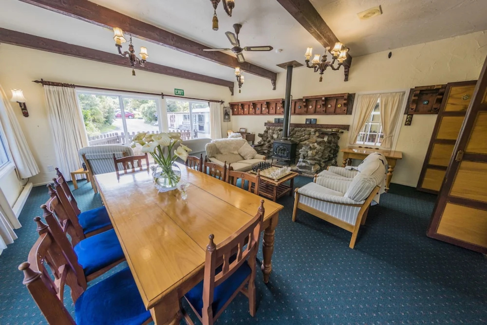 Dawson Falls Mountain Lodge