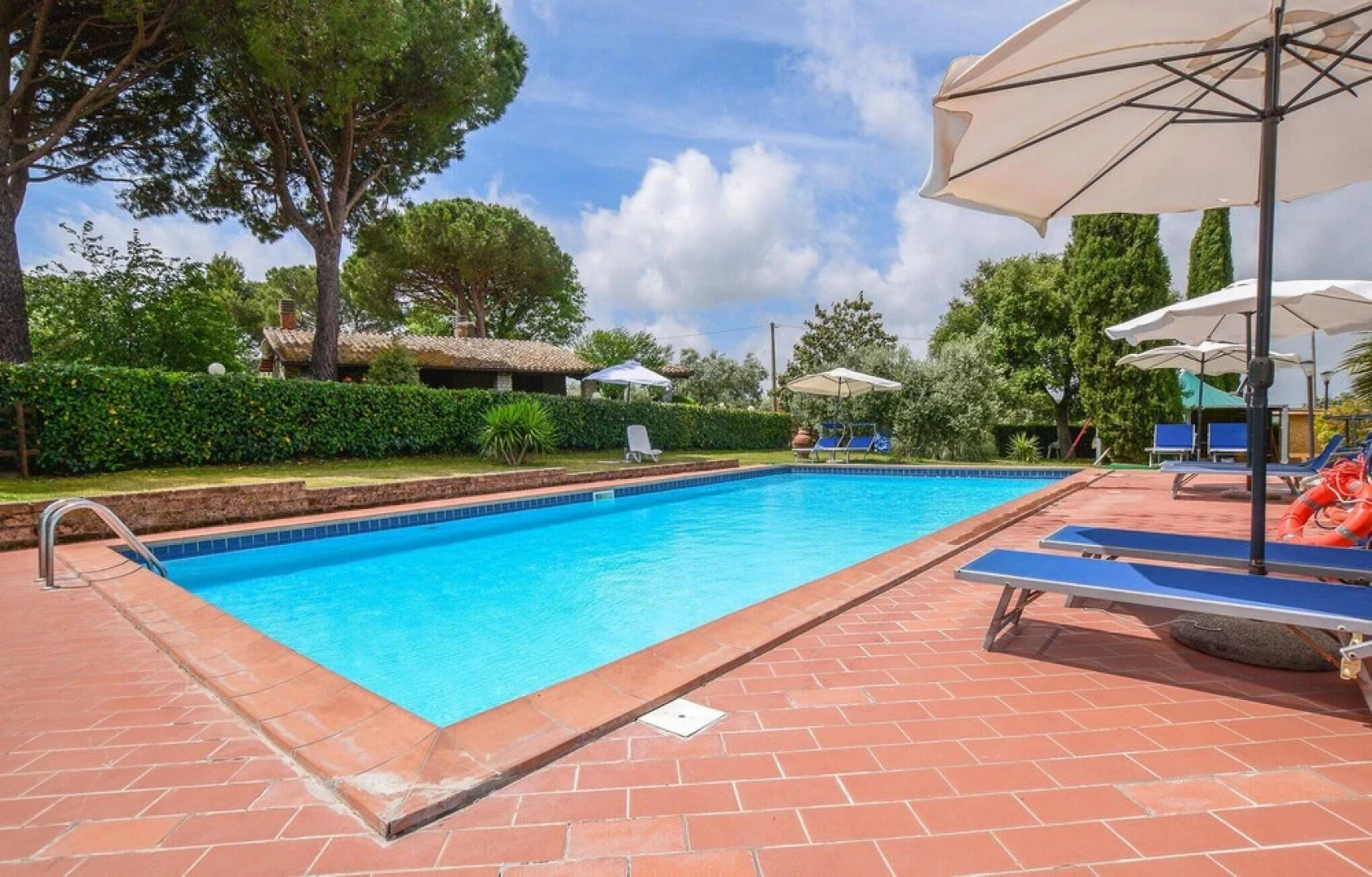 Nice Home in Bivio Montorgiali With Outdoor Swimming Pool, Wifi and 1 Bedrooms