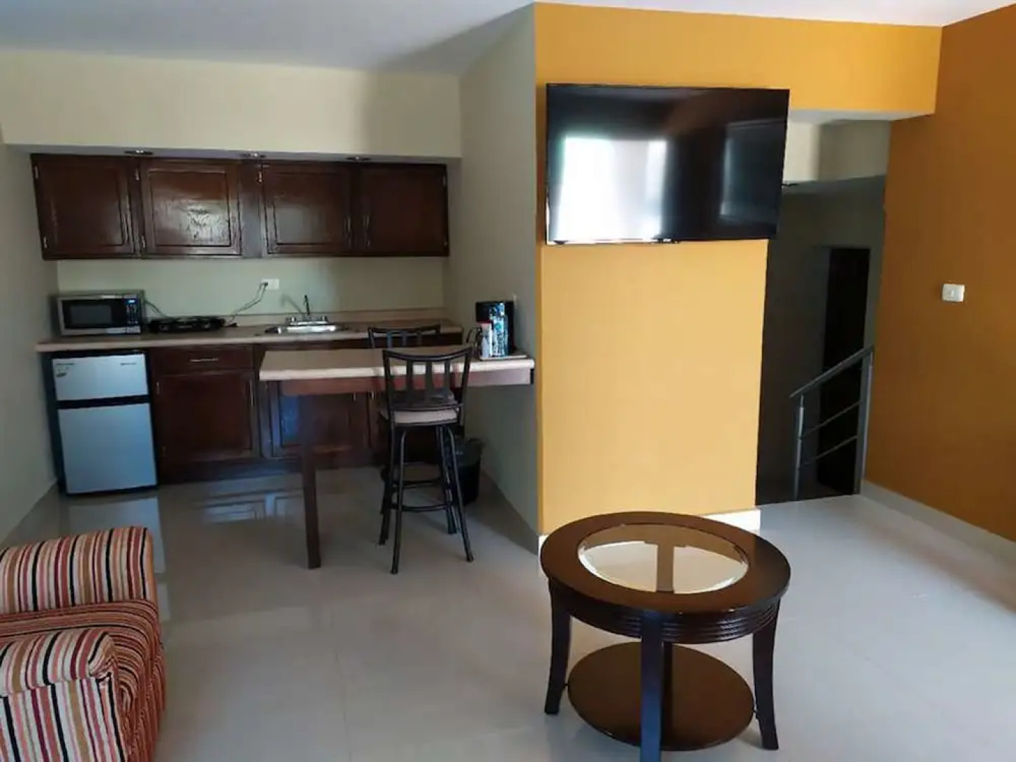 El Camino Hotel & Suites