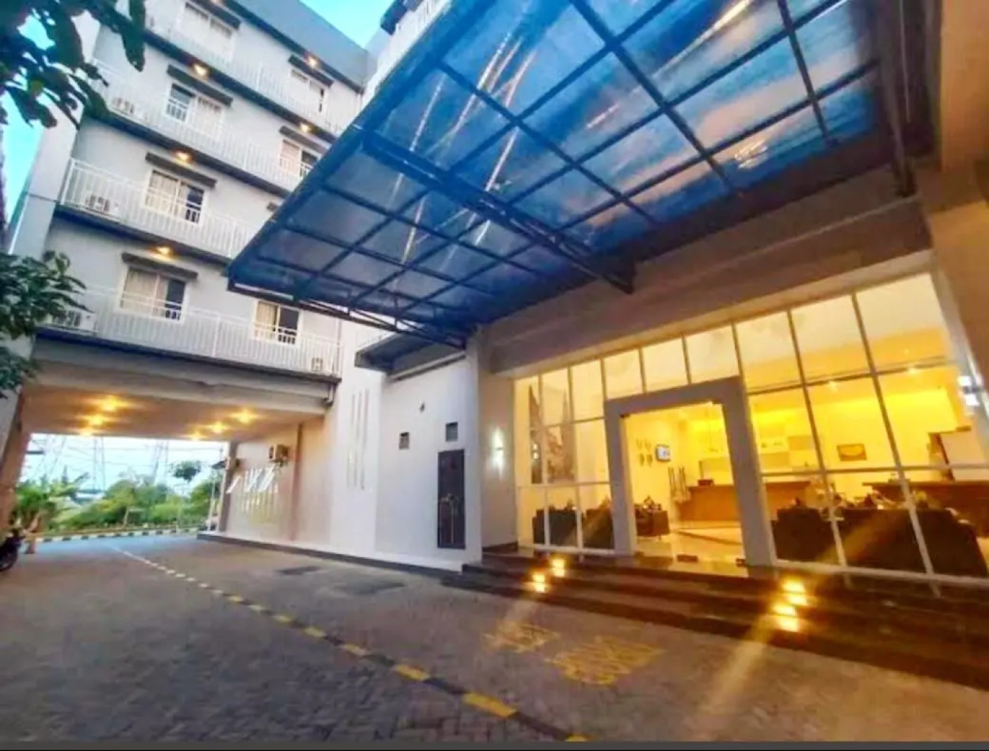 De La Charis Hotel by Waringin Hospitality