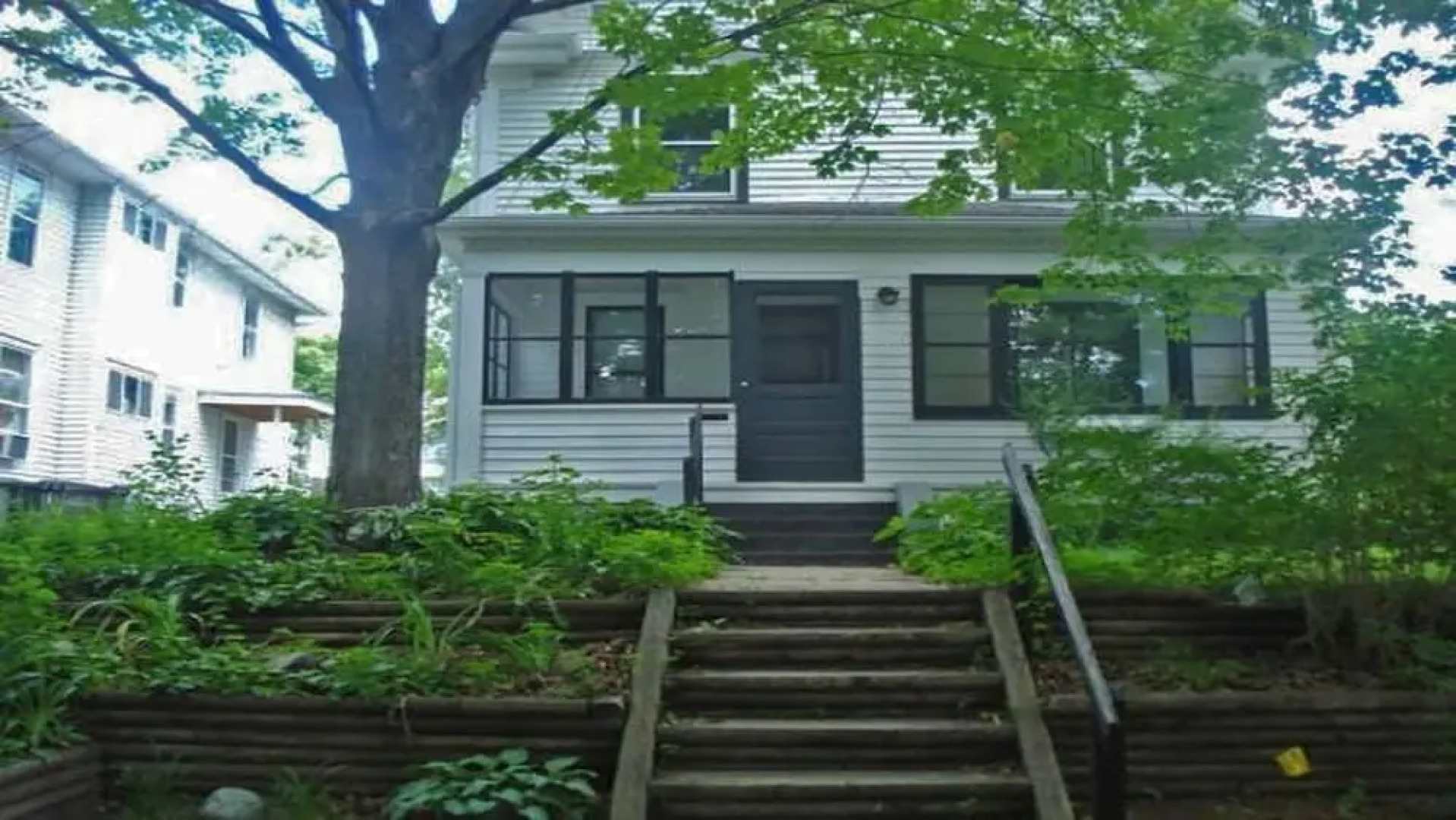 Linden Hills Luxury Charmer