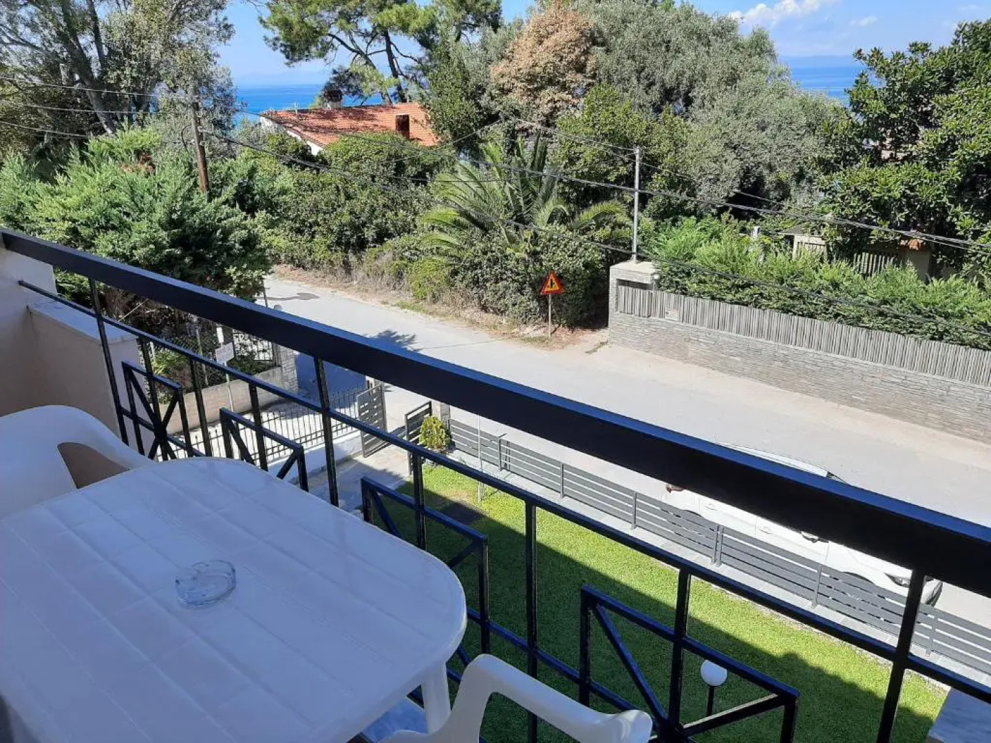 Theramvos Studios By Thomas