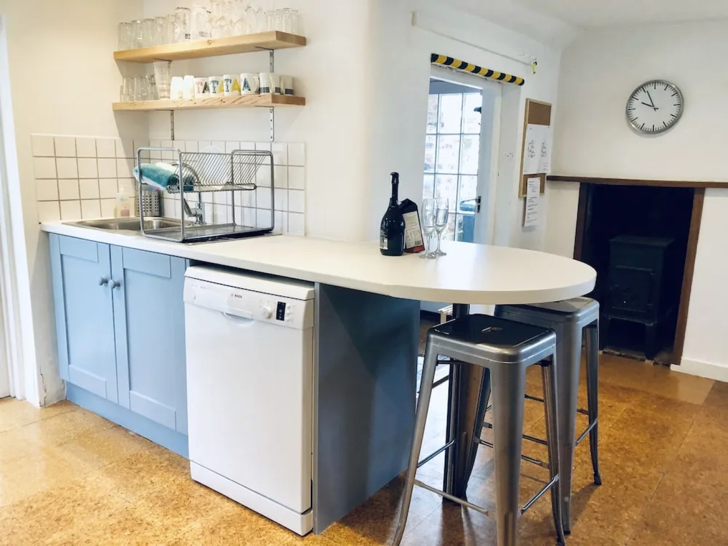 Danny Lodge | By Huluki Sussex Stays