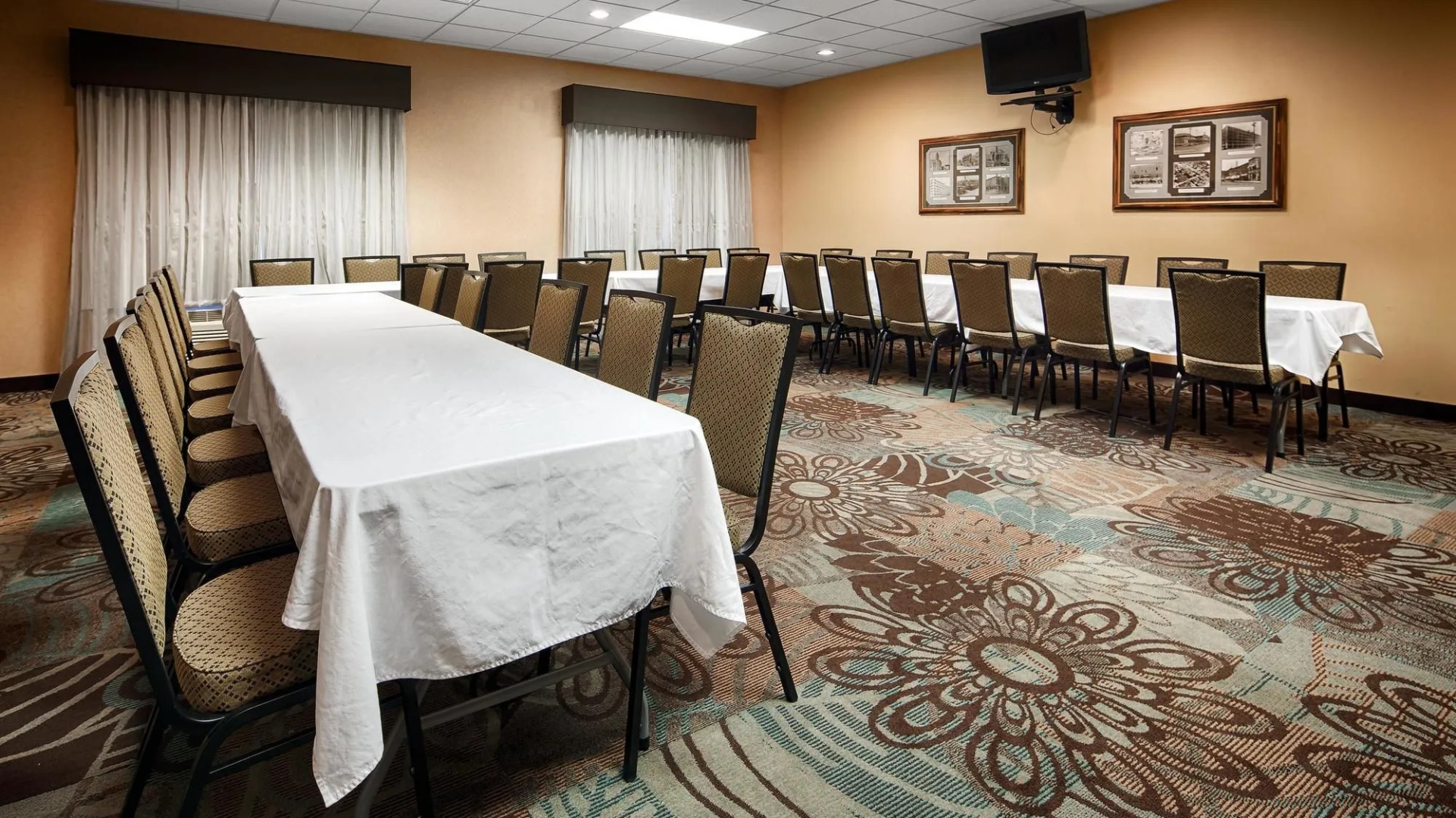 Best Western Holiday Manor