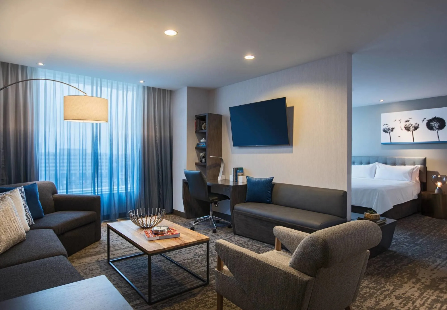 Renaissance Schaumburg Convention Center Hotel