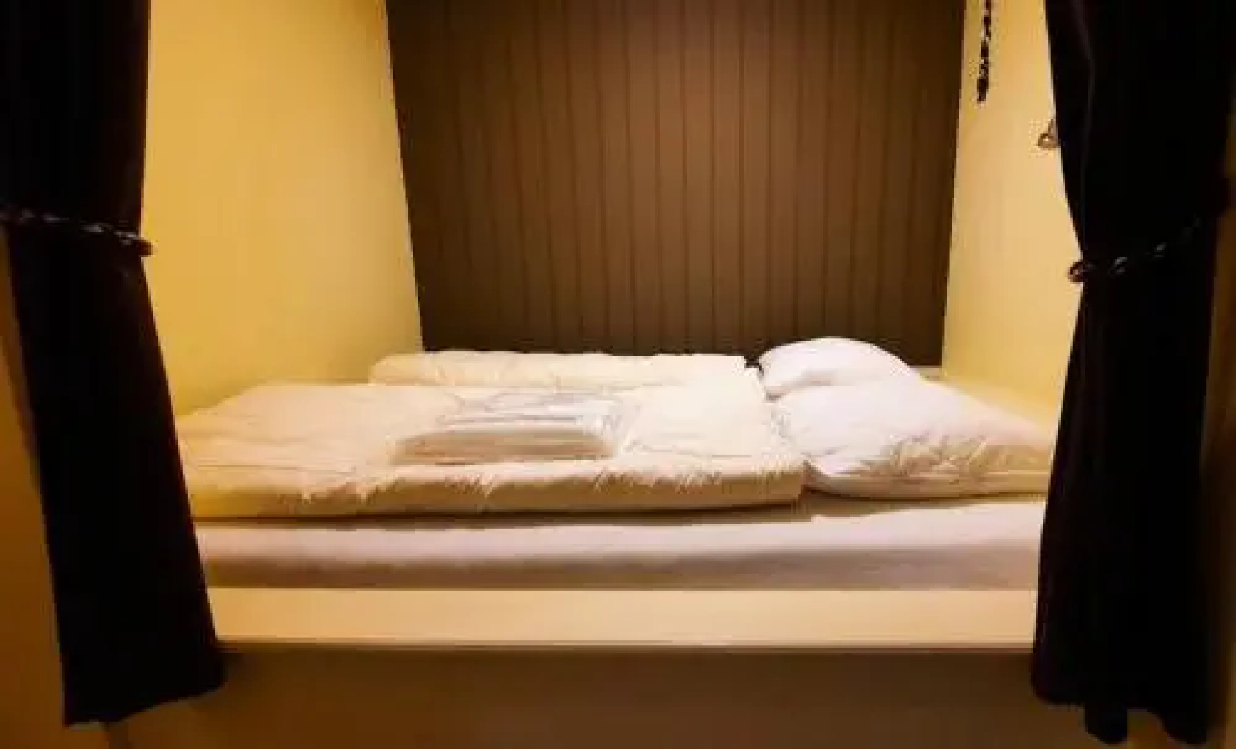 de Opkikker Riant vakantiehuis met jacuzzi in Giethoorn