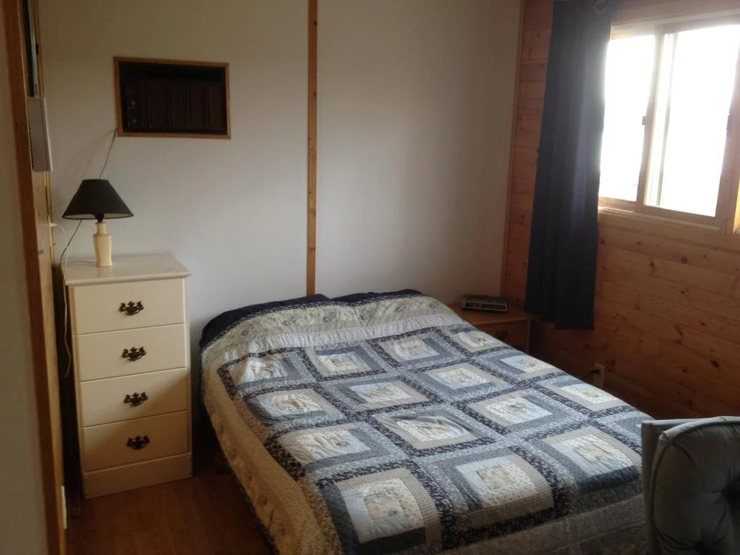 Sea Breeze Cottages & Motel