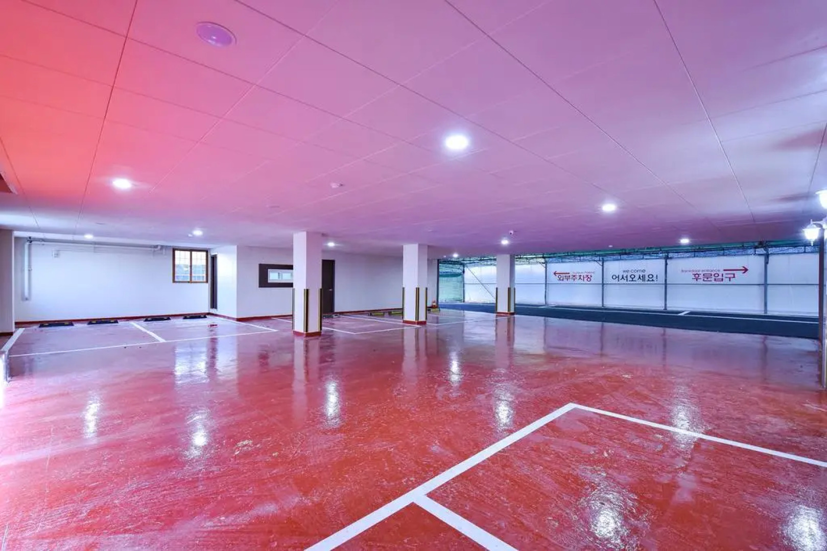 Two Heart Hotel Gimhae Waterpark